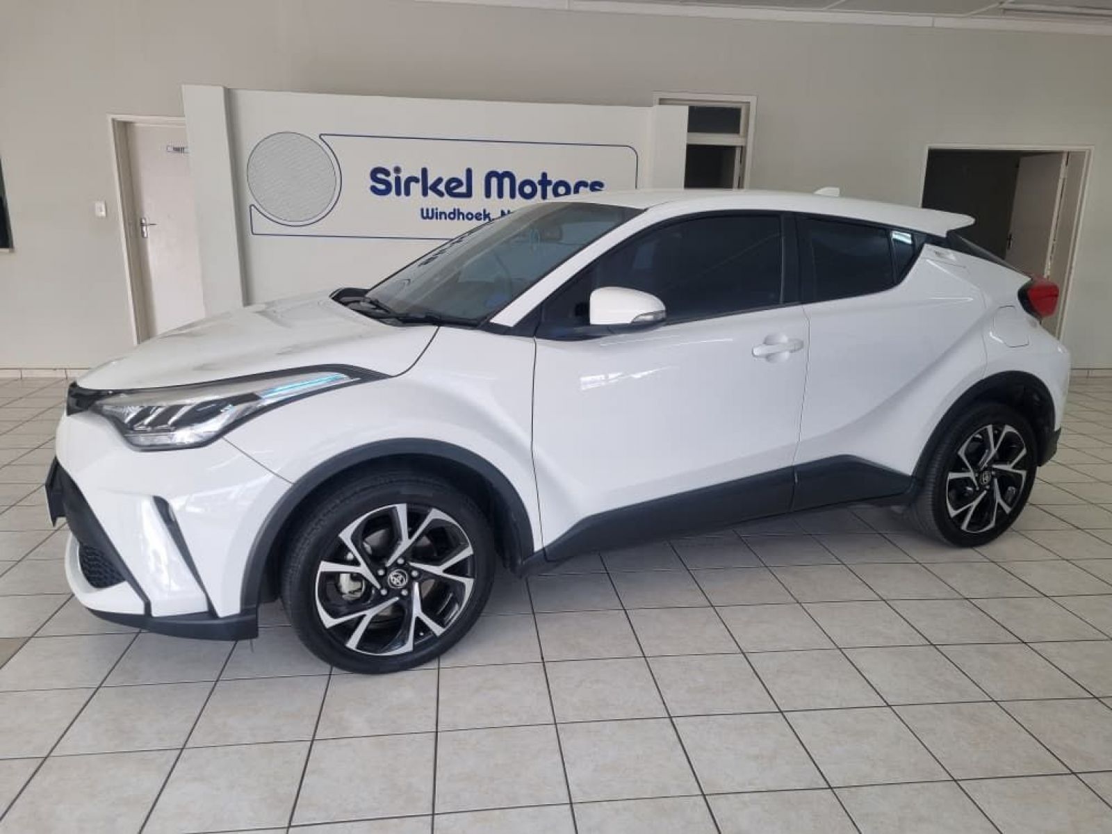 2020 Toyota C-HR 1.2T PLUS photo