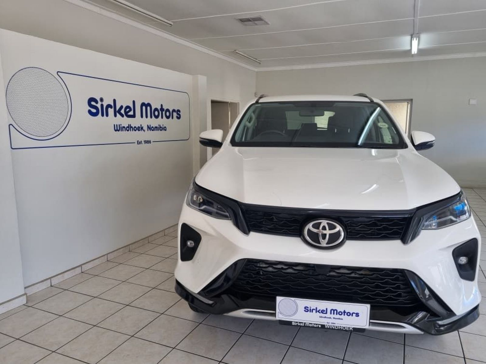 2025 Toyota Fortuner 2.4 GD-6 4x4 A/T photo