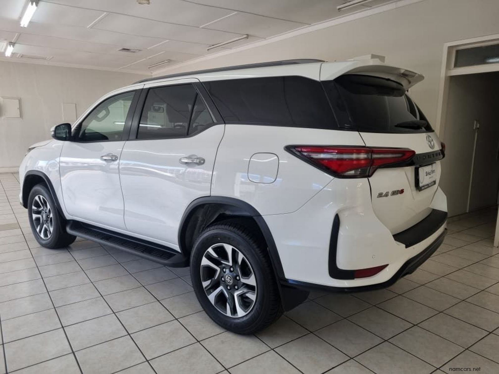 2025 Toyota Fortuner 2.4 GD-6 4x4 A/T photo