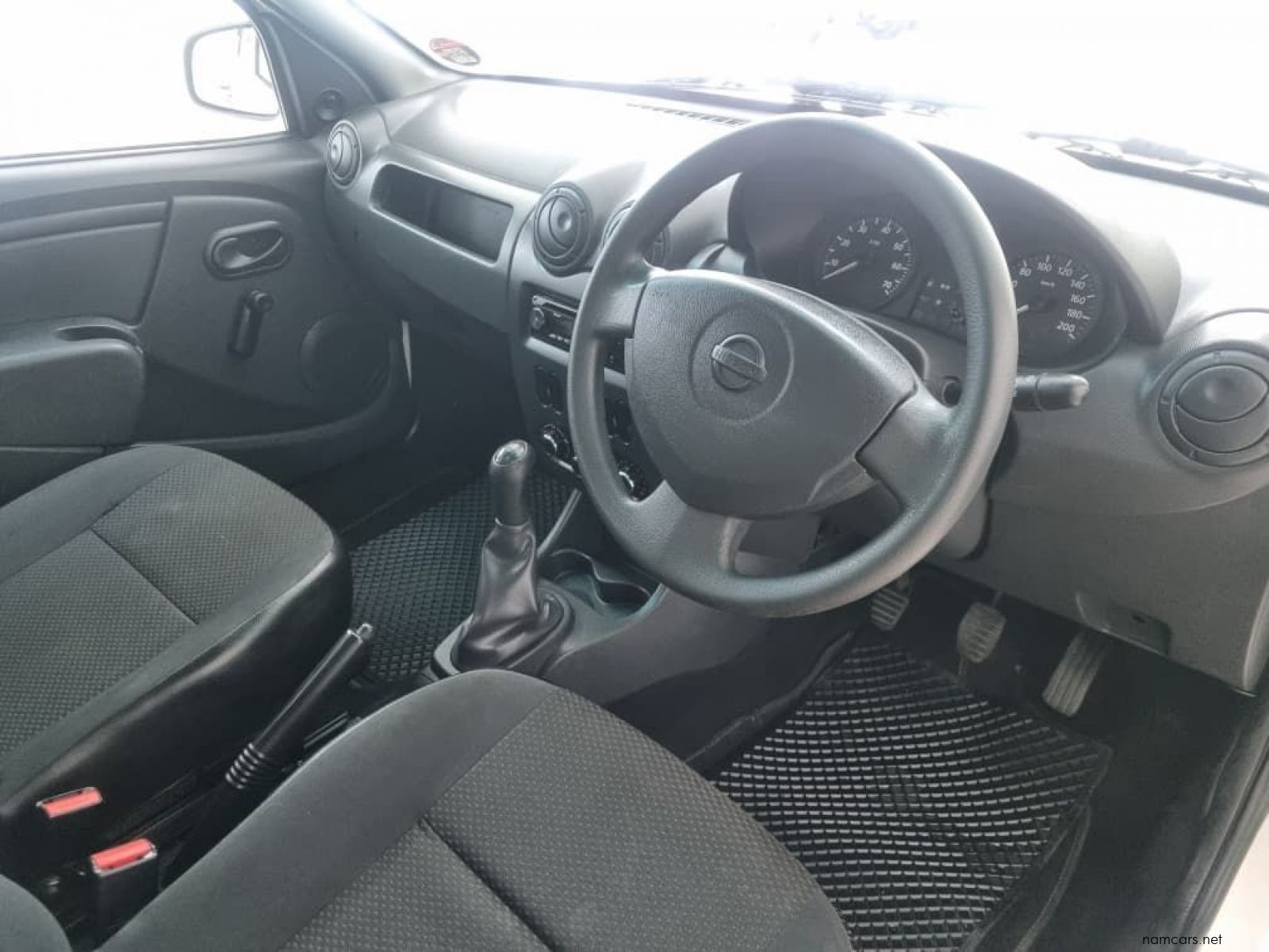 2017 Nissan NP 200 S/C P/U 1.6 photo