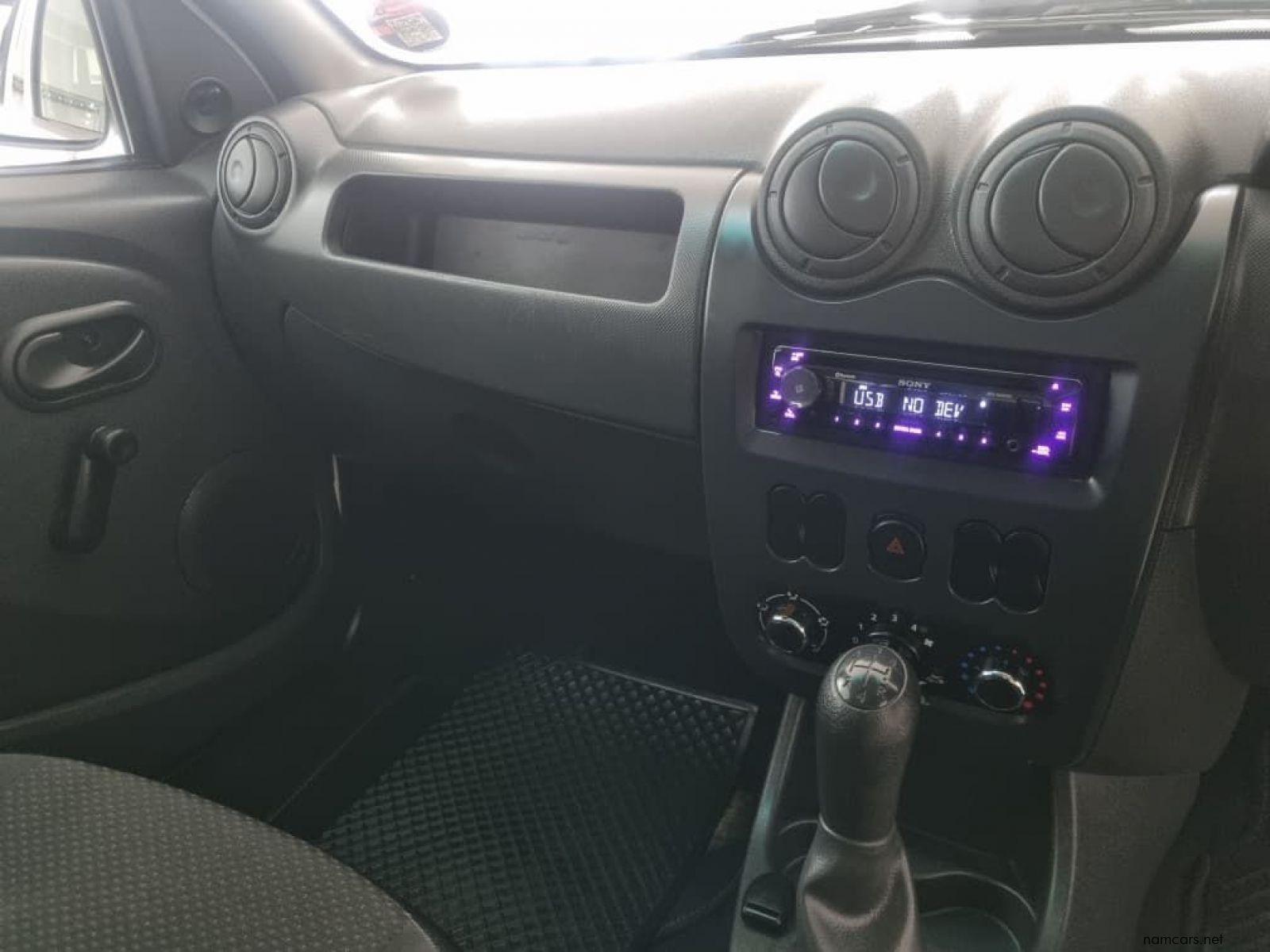 2017 Nissan NP 200 S/C P/U 1.6 photo