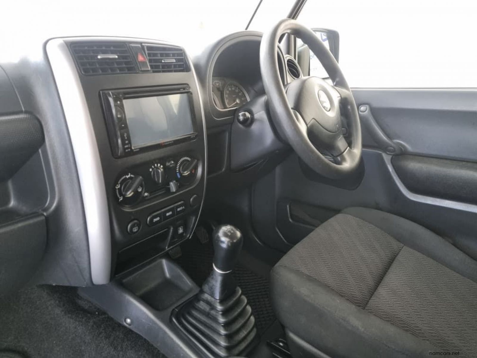 2013 Suzuki Jimny 1.3 4x4 photo