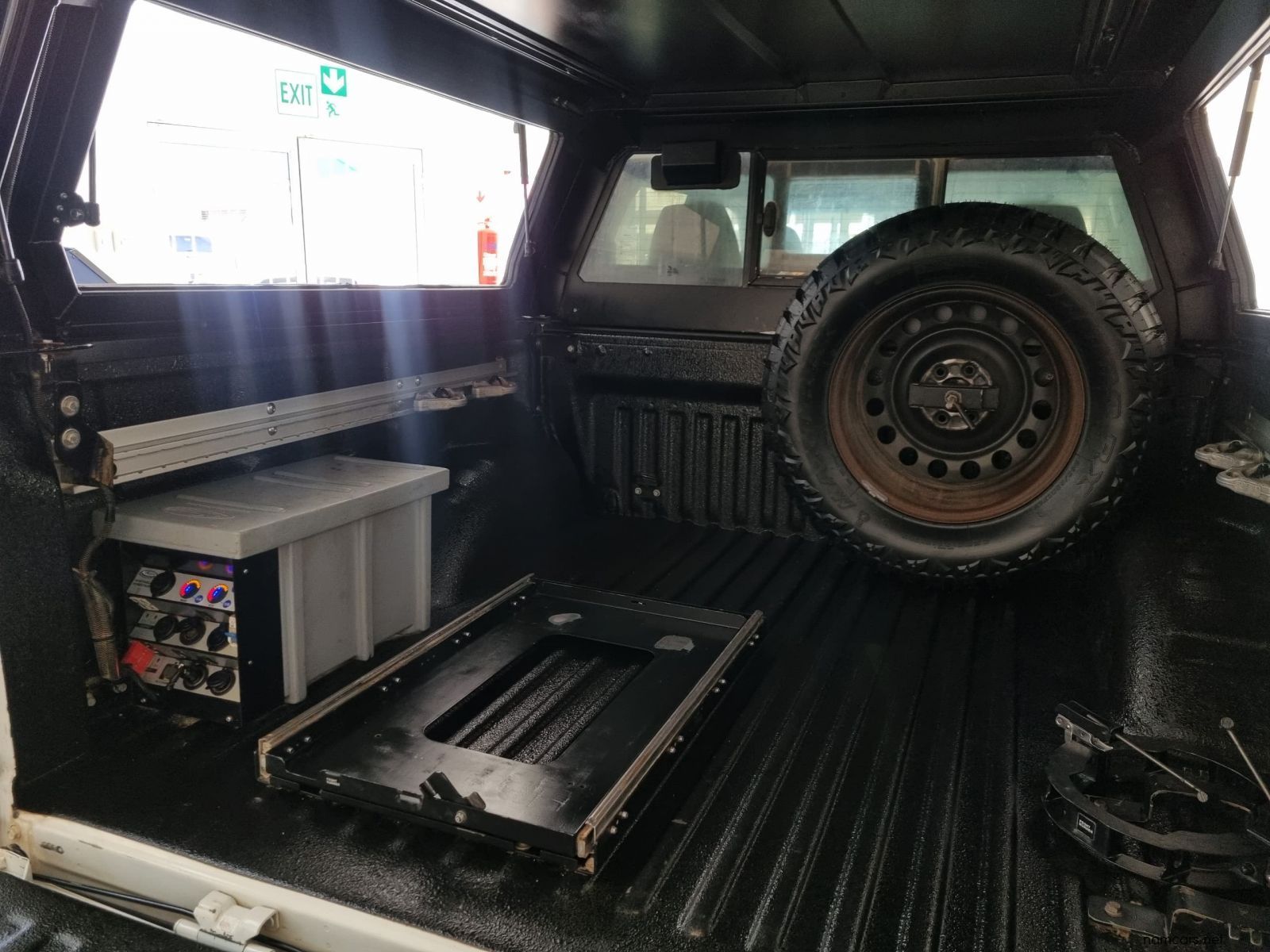 2022 Nissan Navara Pro-4X 4x4 D/C P/U photo