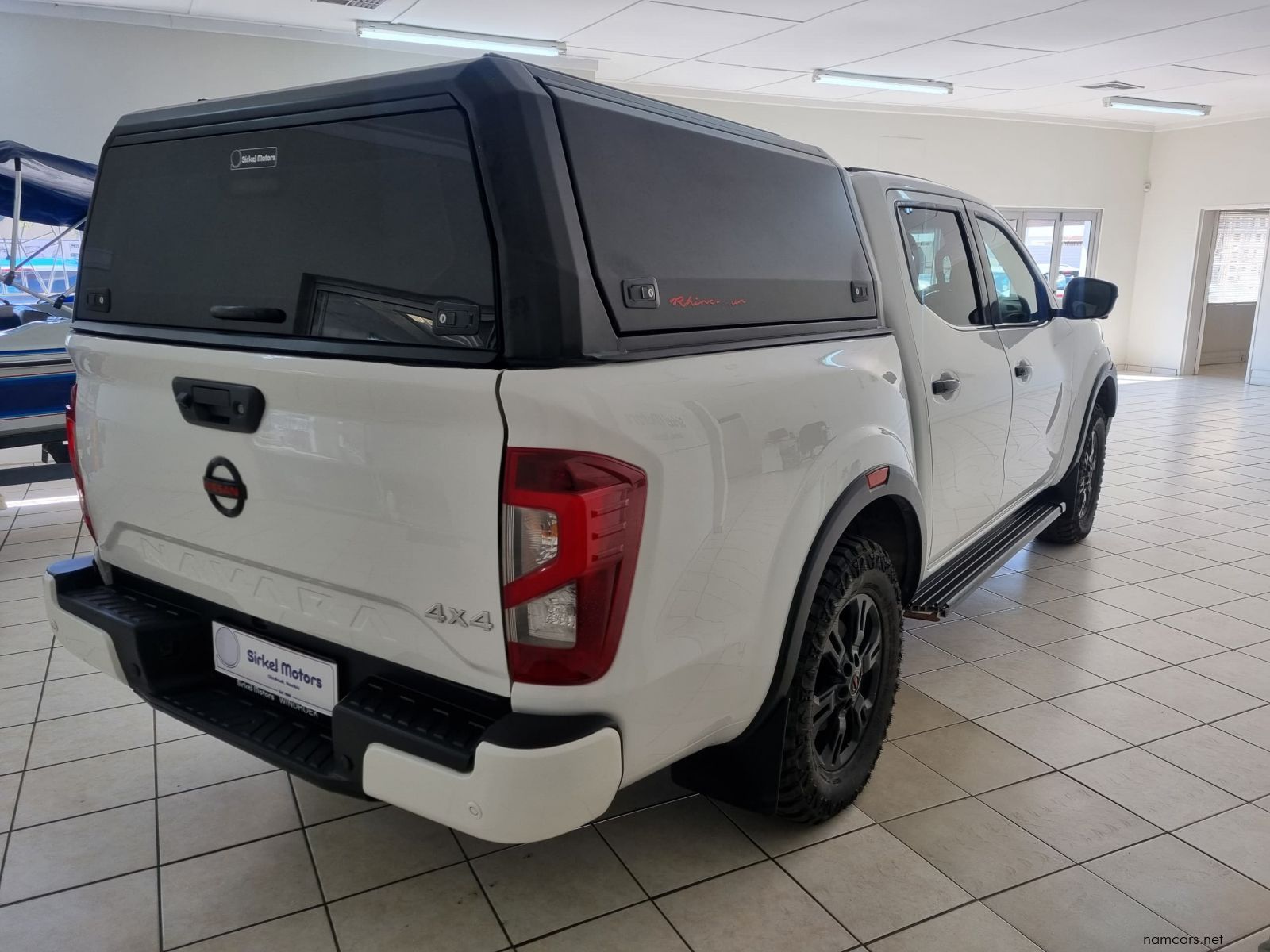 2022 Nissan Navara Pro-4X 4x4 D/C P/U photo