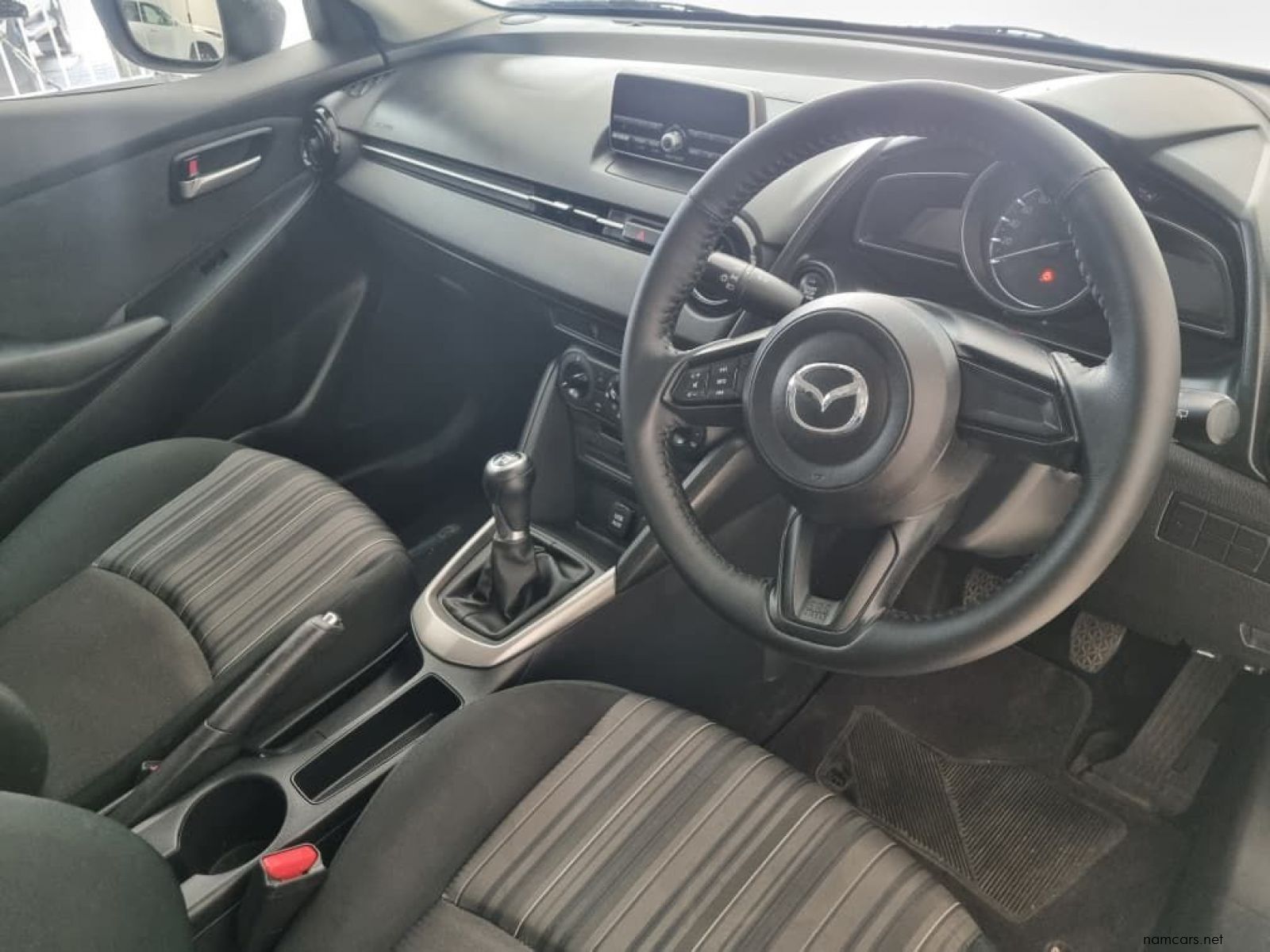 2017 Mazda Mazda 2 Active 1.5 Skyactive photo