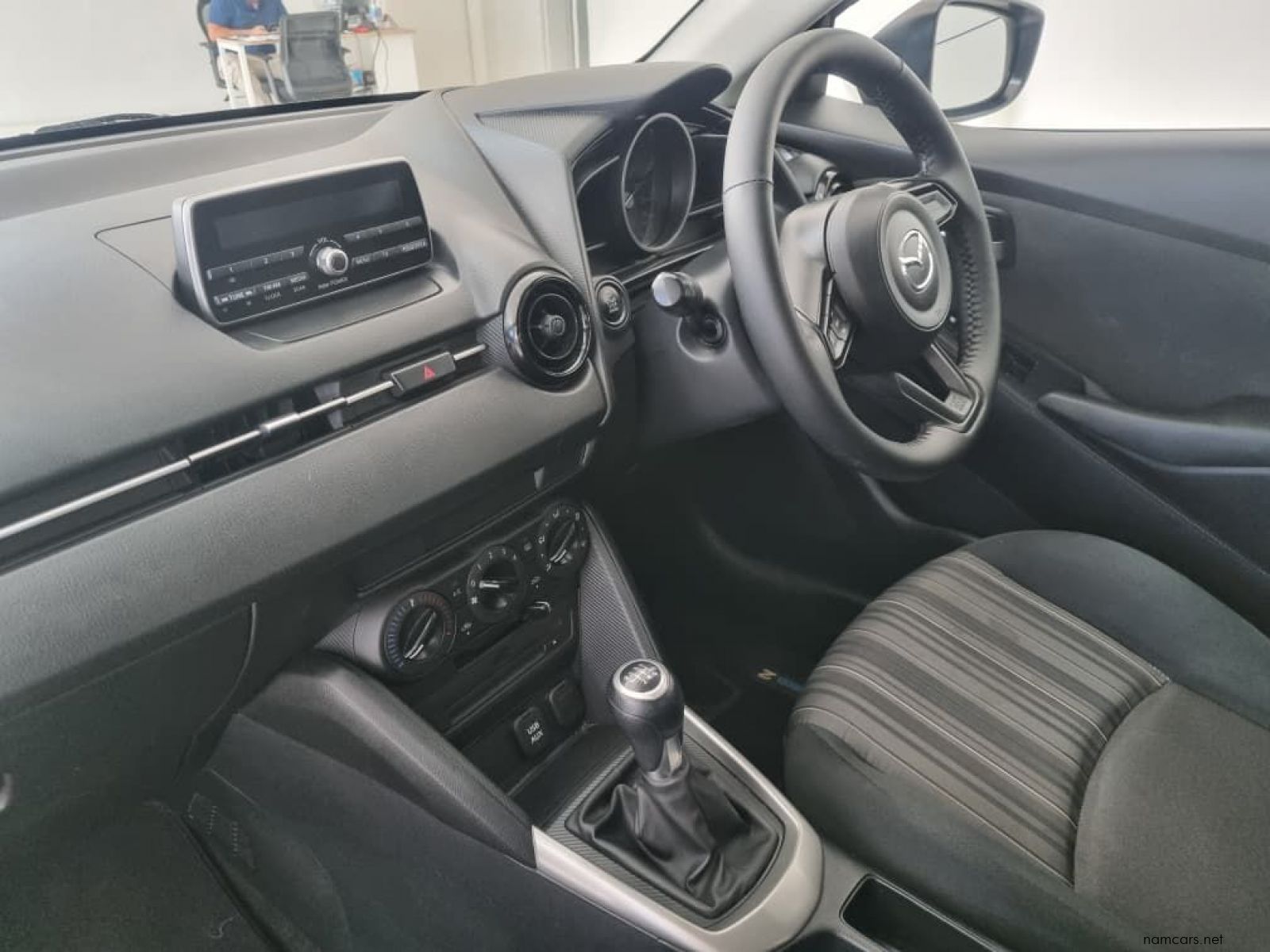 2017 Mazda Mazda 2 Active 1.5 Skyactive photo