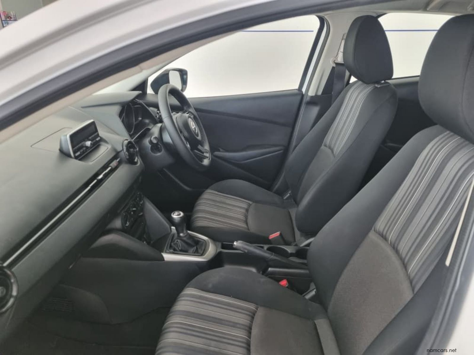2017 Mazda Mazda 2 Active 1.5 Skyactive photo