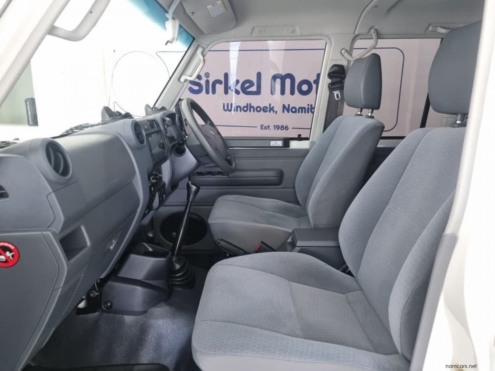 2022 Toyota Land Cruiser 4.2 D/C P/U photo