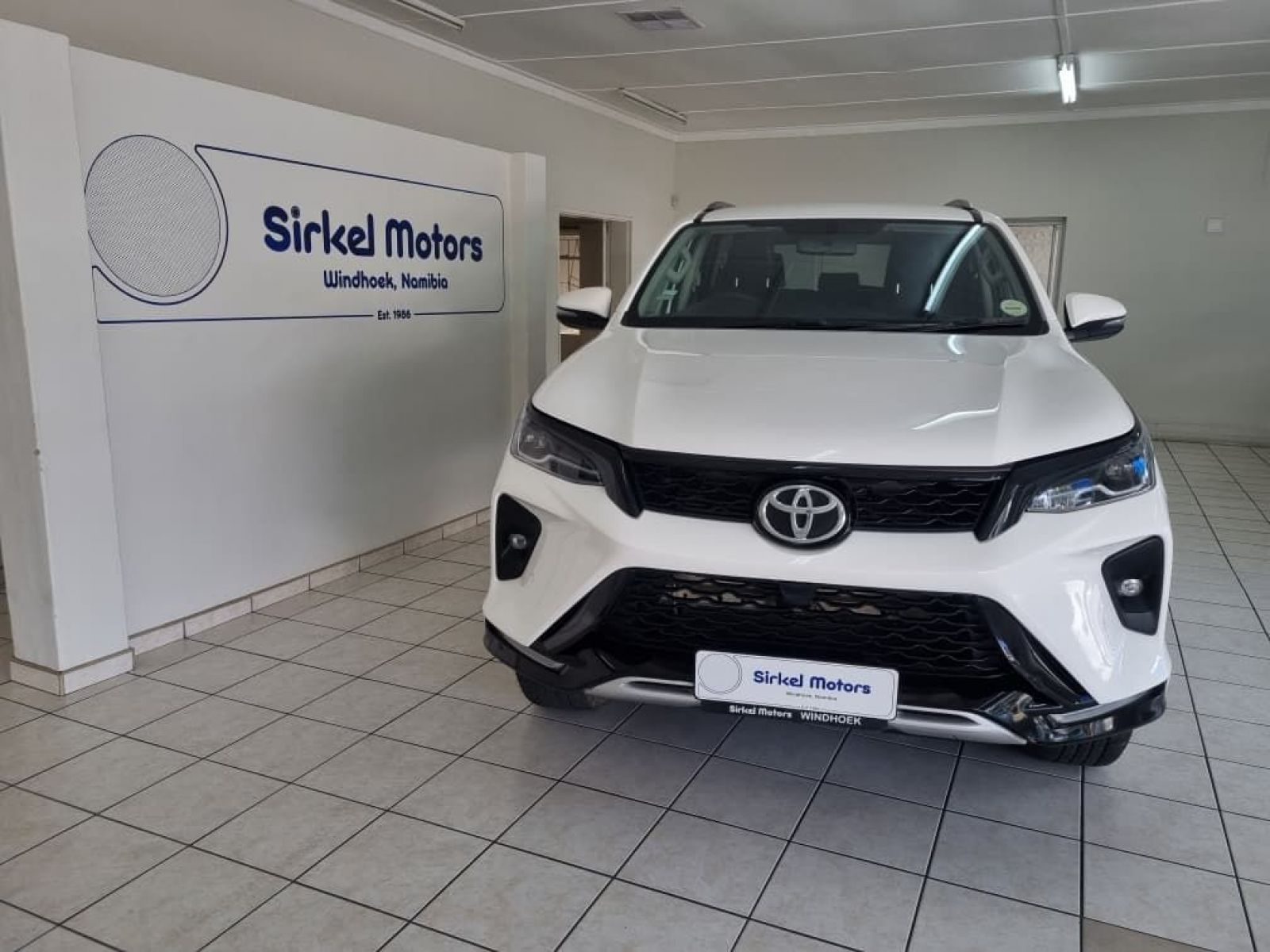 2025 Toyota Fortuner 2.4 GD-6 4x4 A/T photo