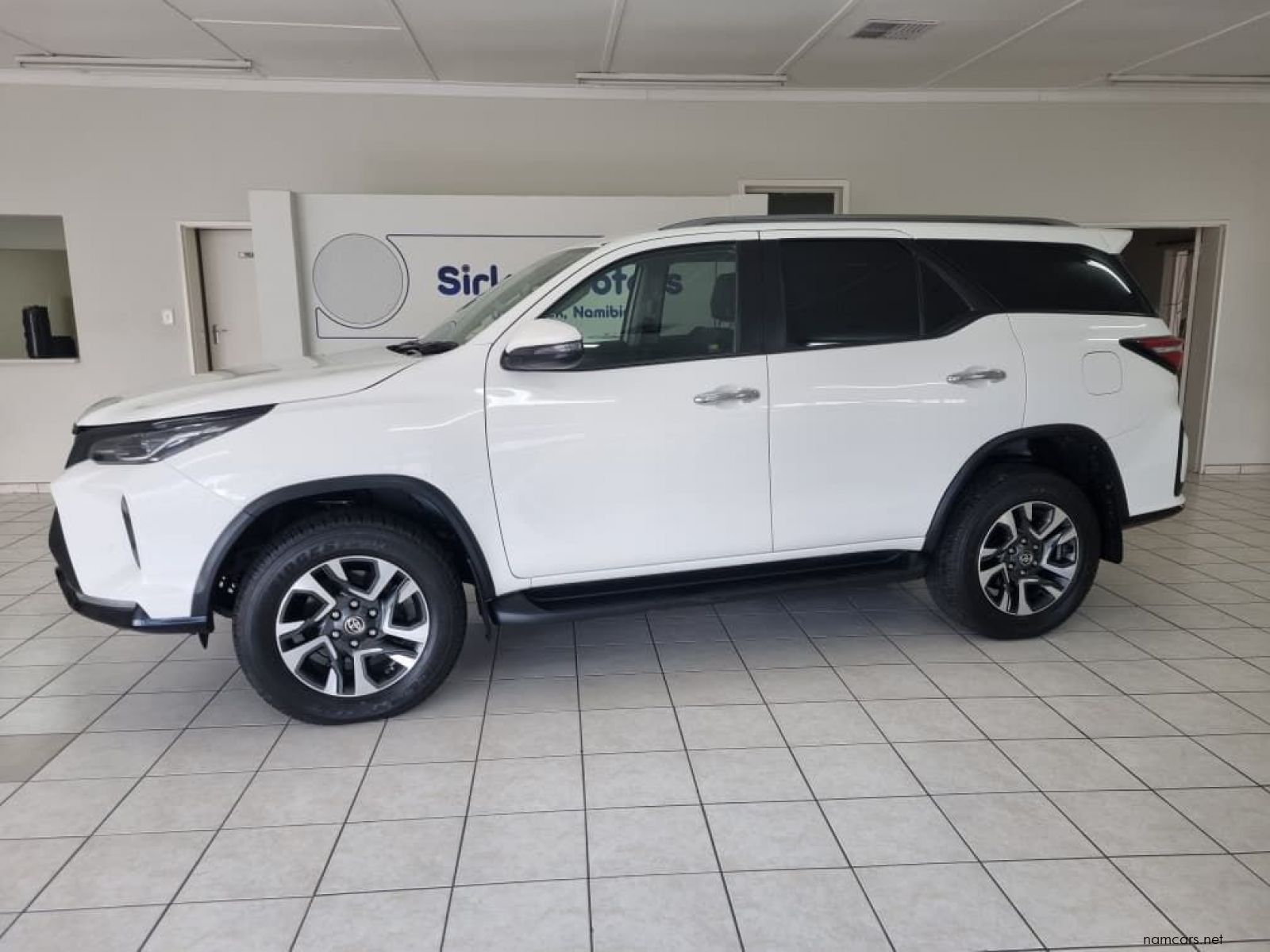 2025 Toyota Fortuner 2.4 GD-6 4x4 A/T photo