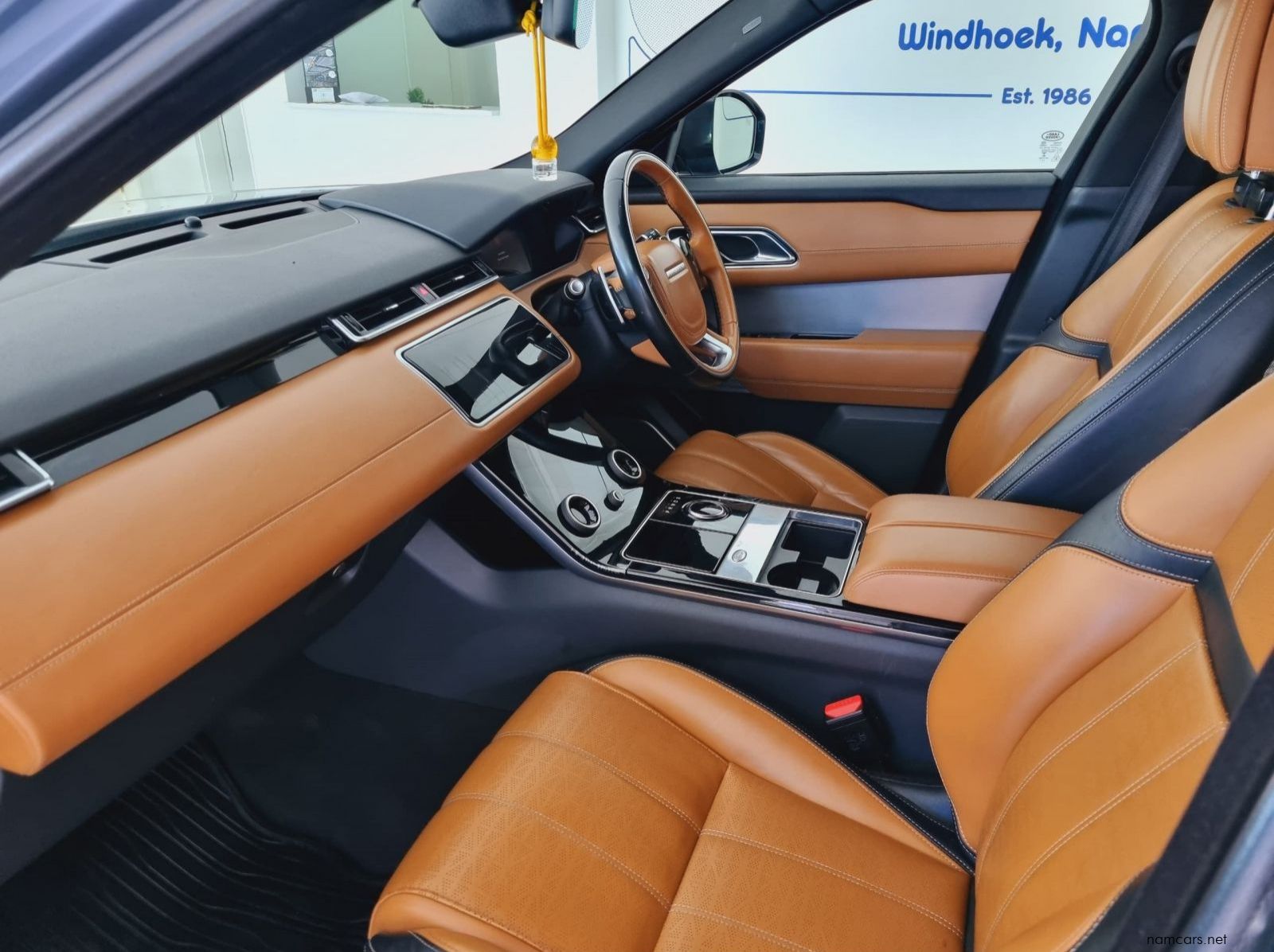 2018 Land Rover Range Rover Velar 2.0D HSE RDynamic pictures