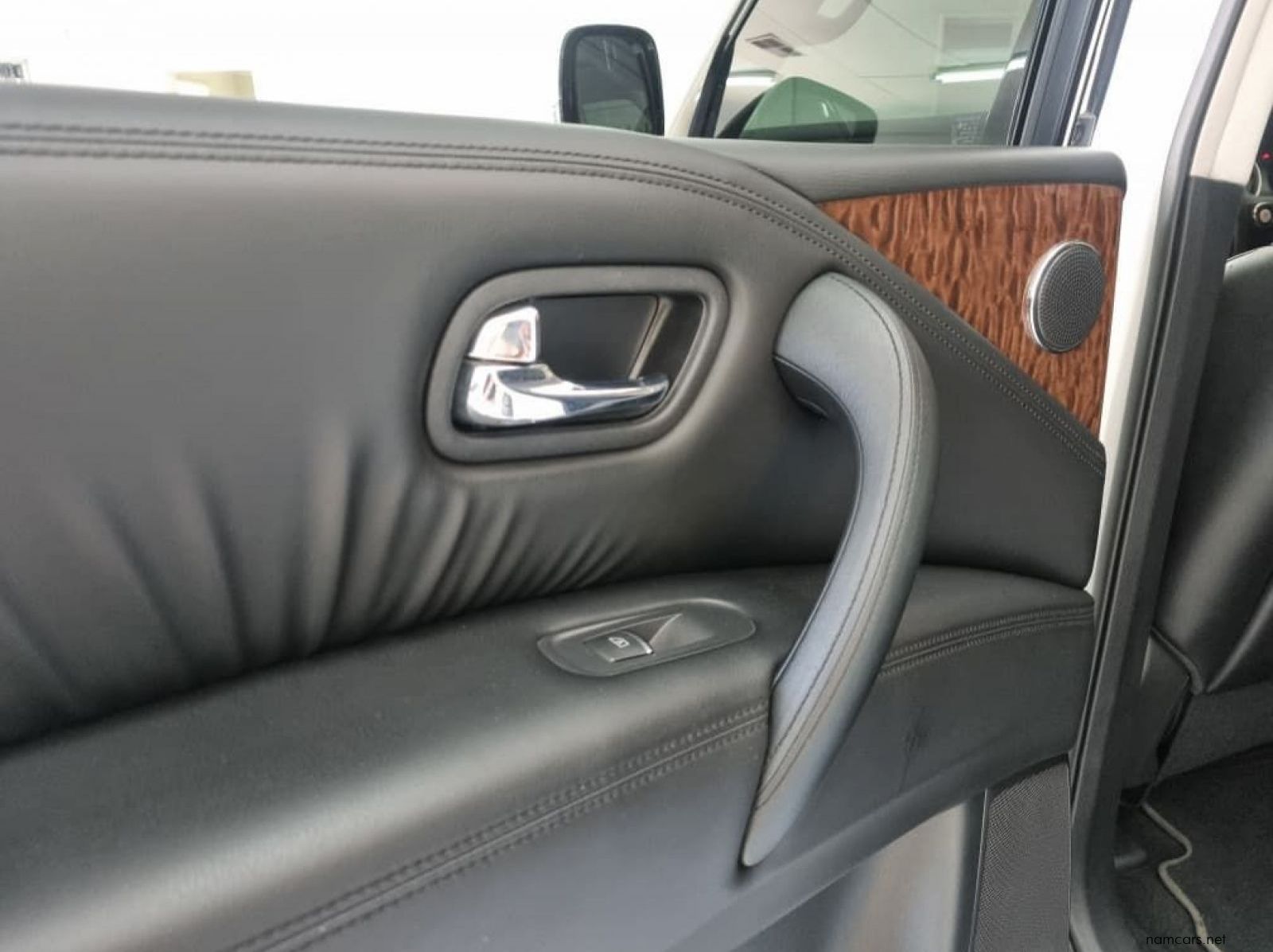 2021 Nissan Patrol 5.6 V8 LE Premium pictures