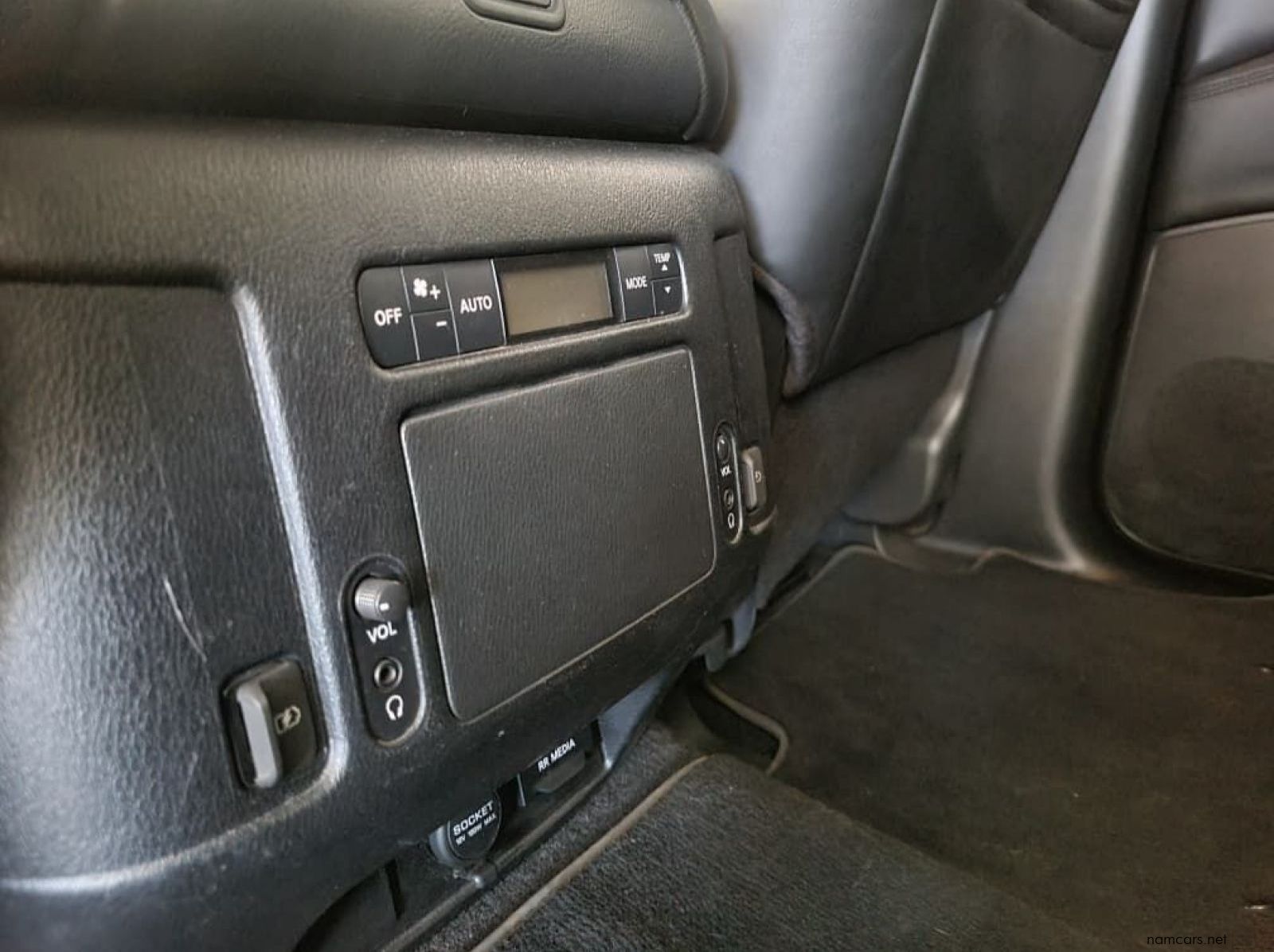 2021 Nissan Patrol 5.6 V8 LE Premium pictures