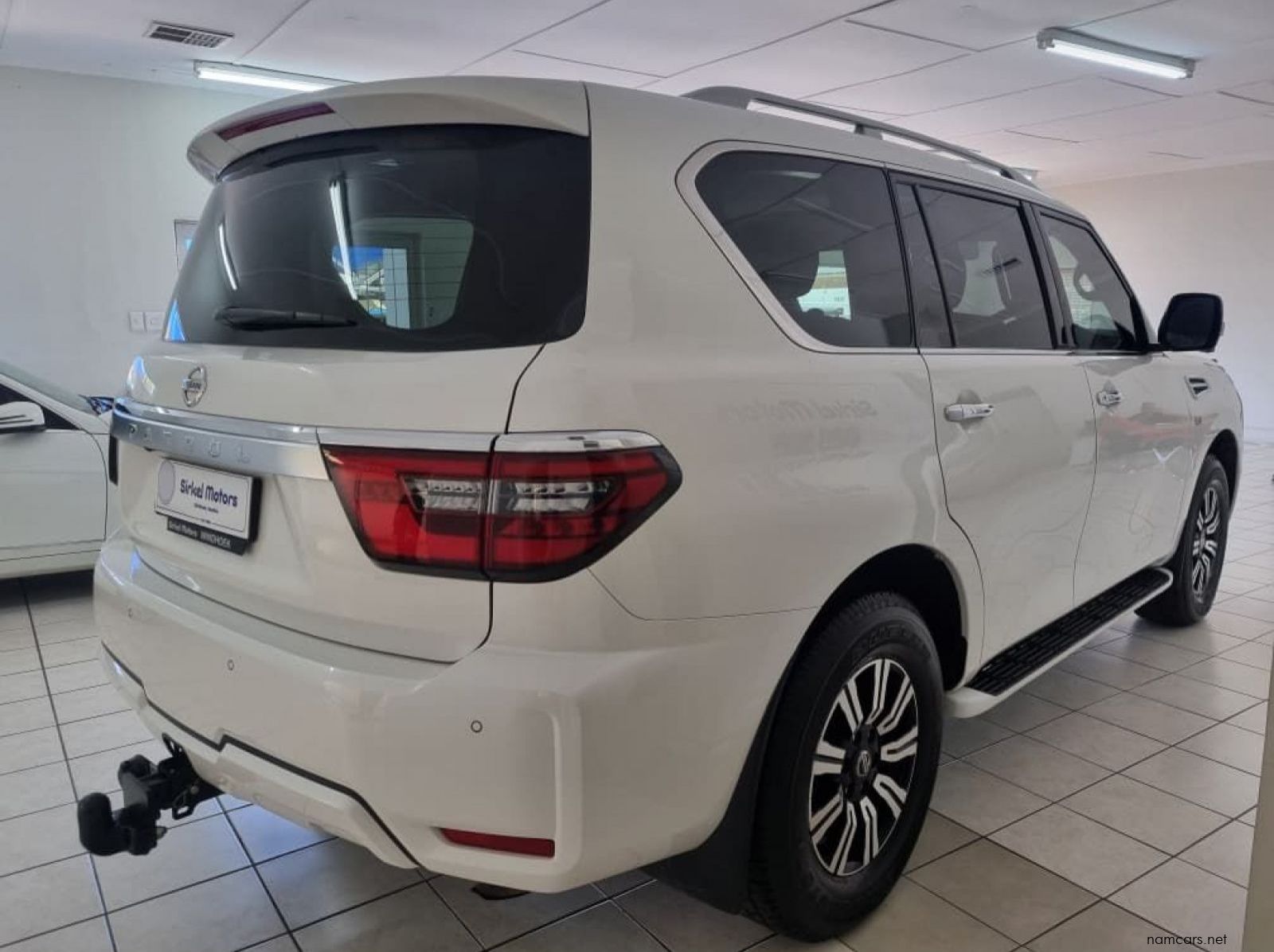 2021 Nissan Patrol 5.6 V8 LE Premium pictures