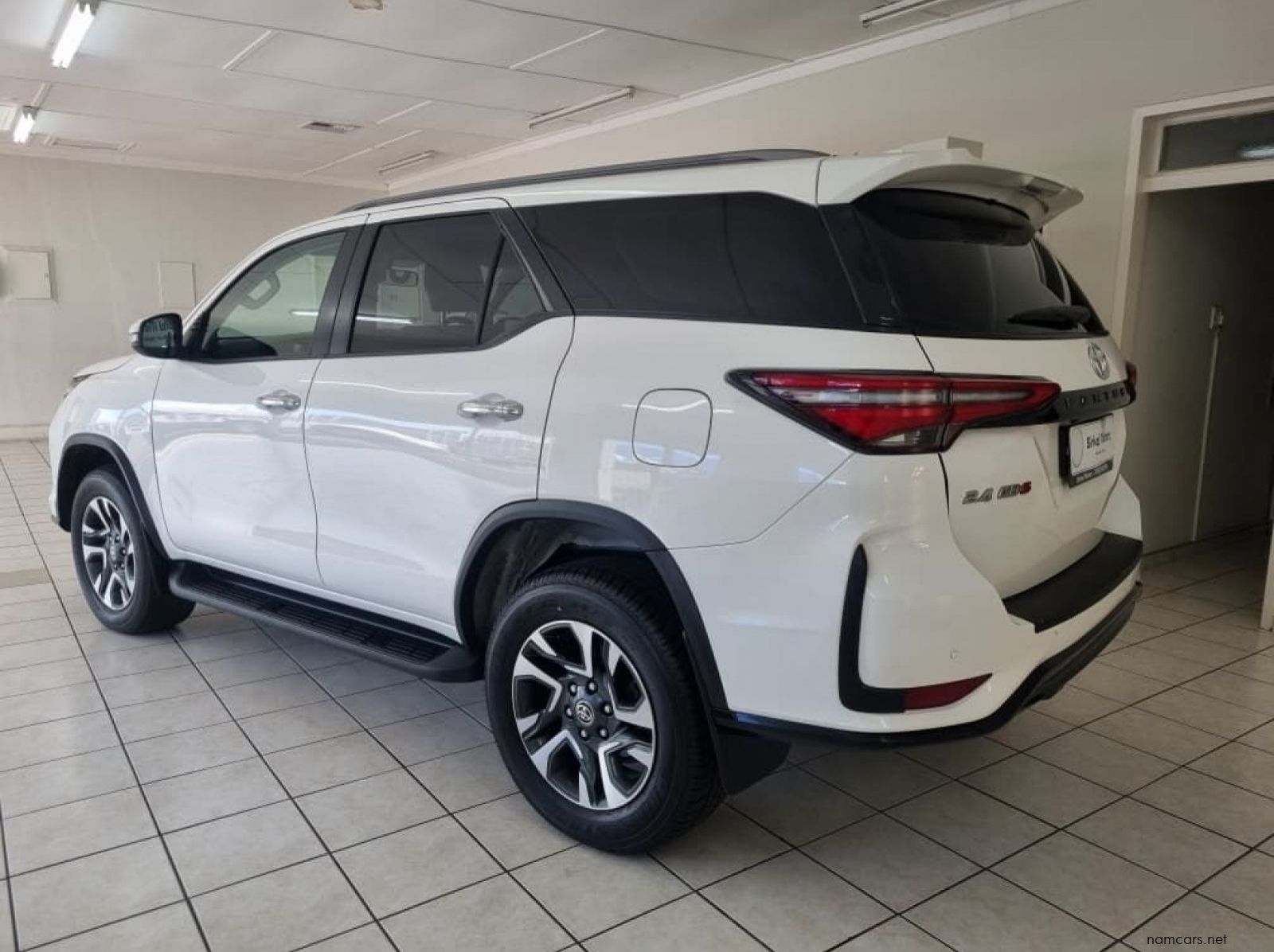 2025 Toyota Fortuner 2.4 GD-6 4x4 A/T pictures