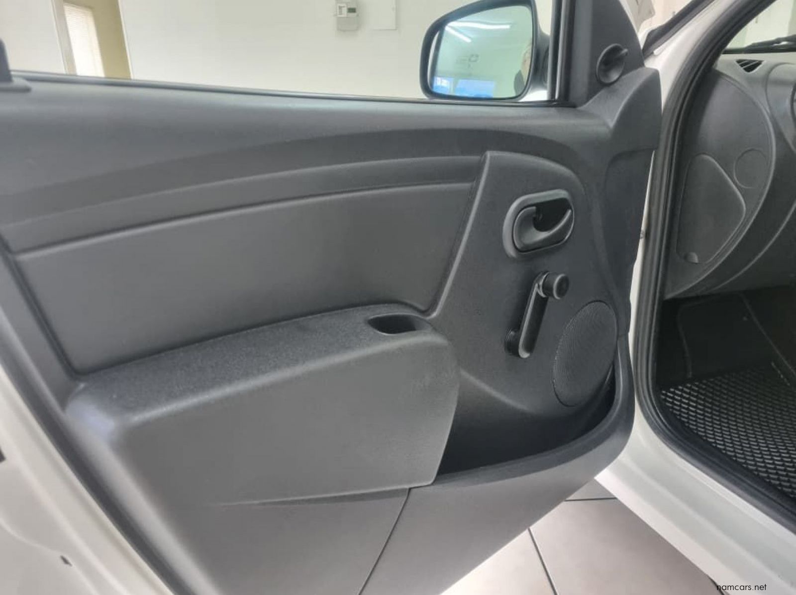 2017 Nissan NP 200 S/C P/U 1.6 pictures