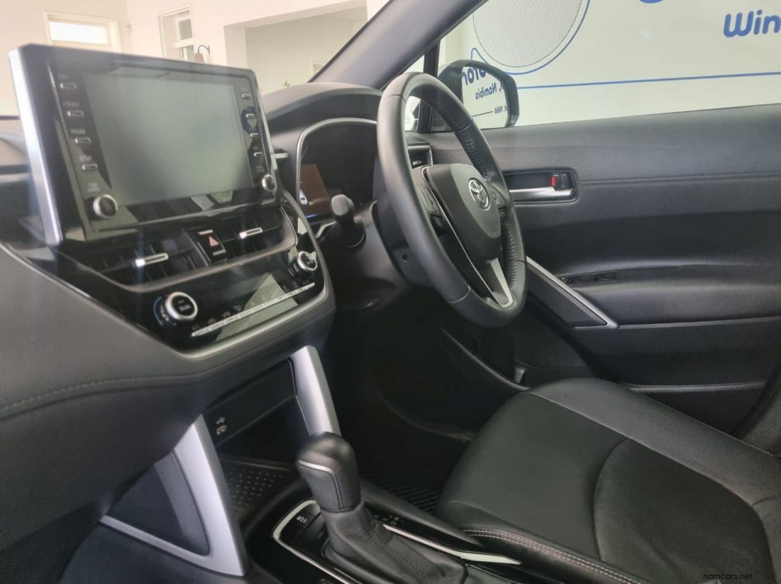 2022 Toyota Corolla Cross XR 1.8 CVT pictures