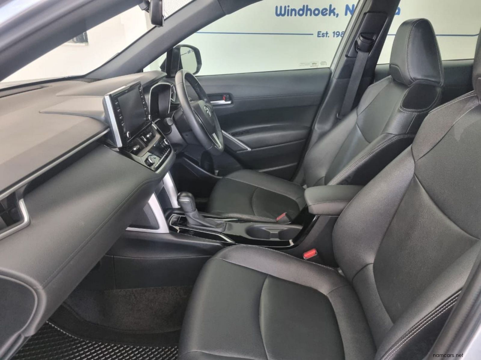 2022 Toyota Corolla Cross XR 1.8 CVT pictures