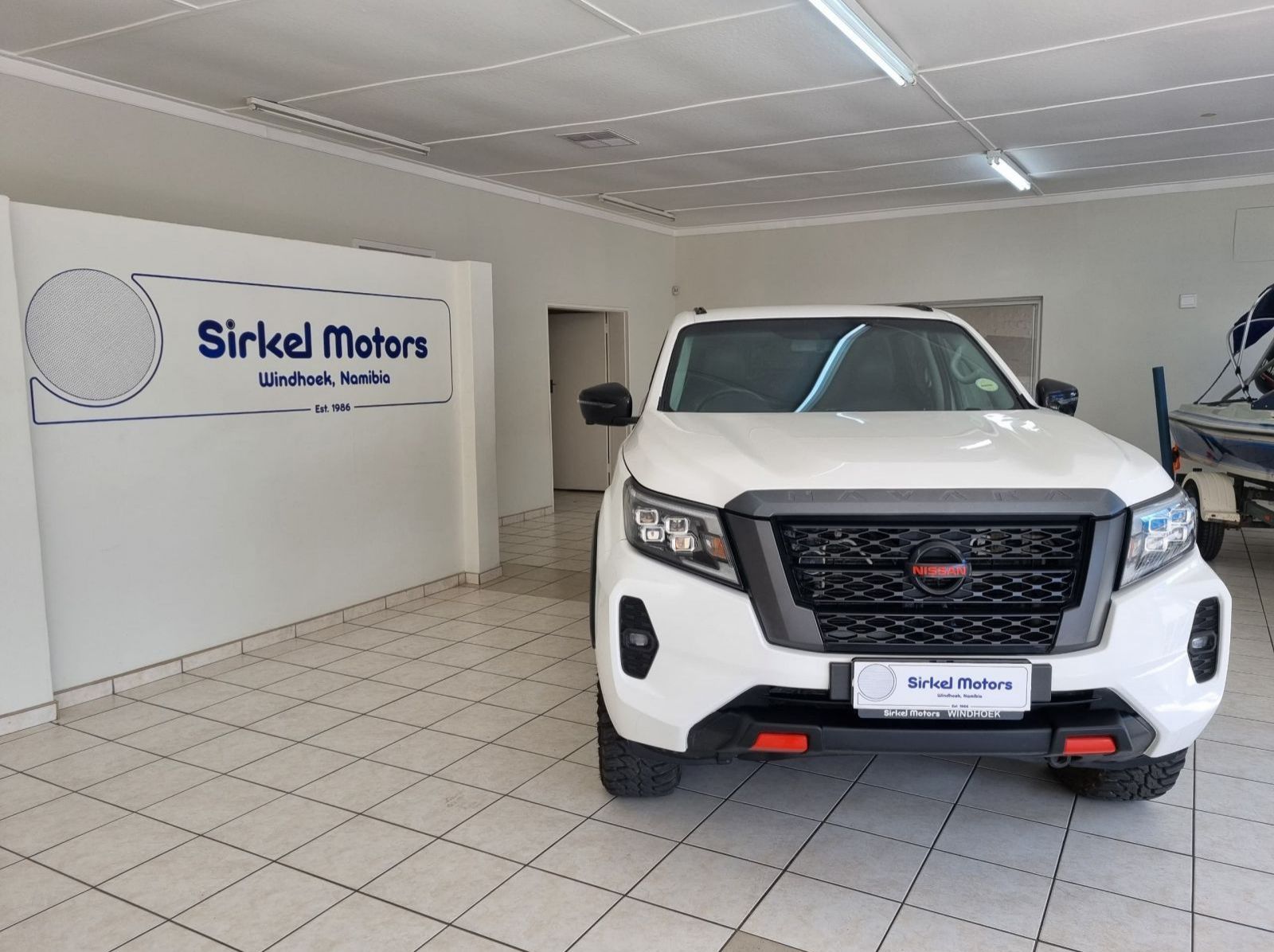 2022 Nissan Navara Pro-4X 4x4 D/C P/U pictures