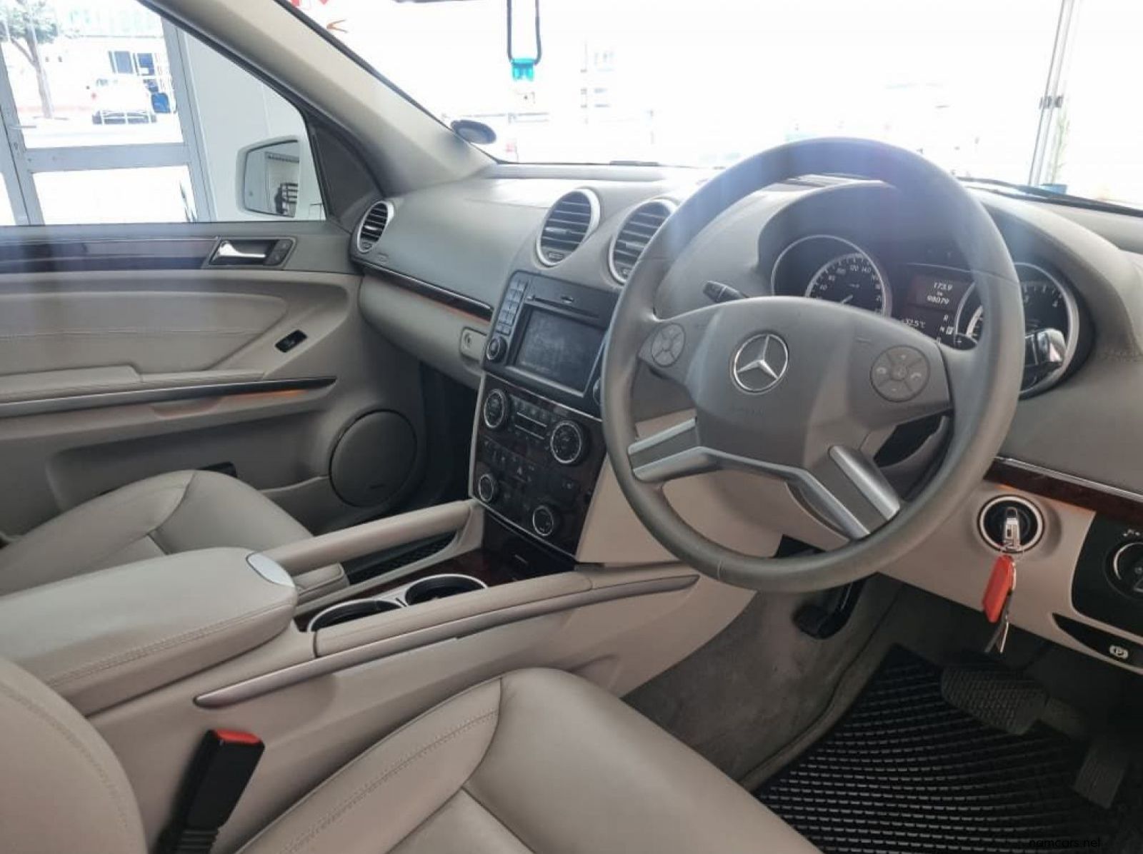 2013 Mercedes-Benz GL500 4Matic V8 pictures