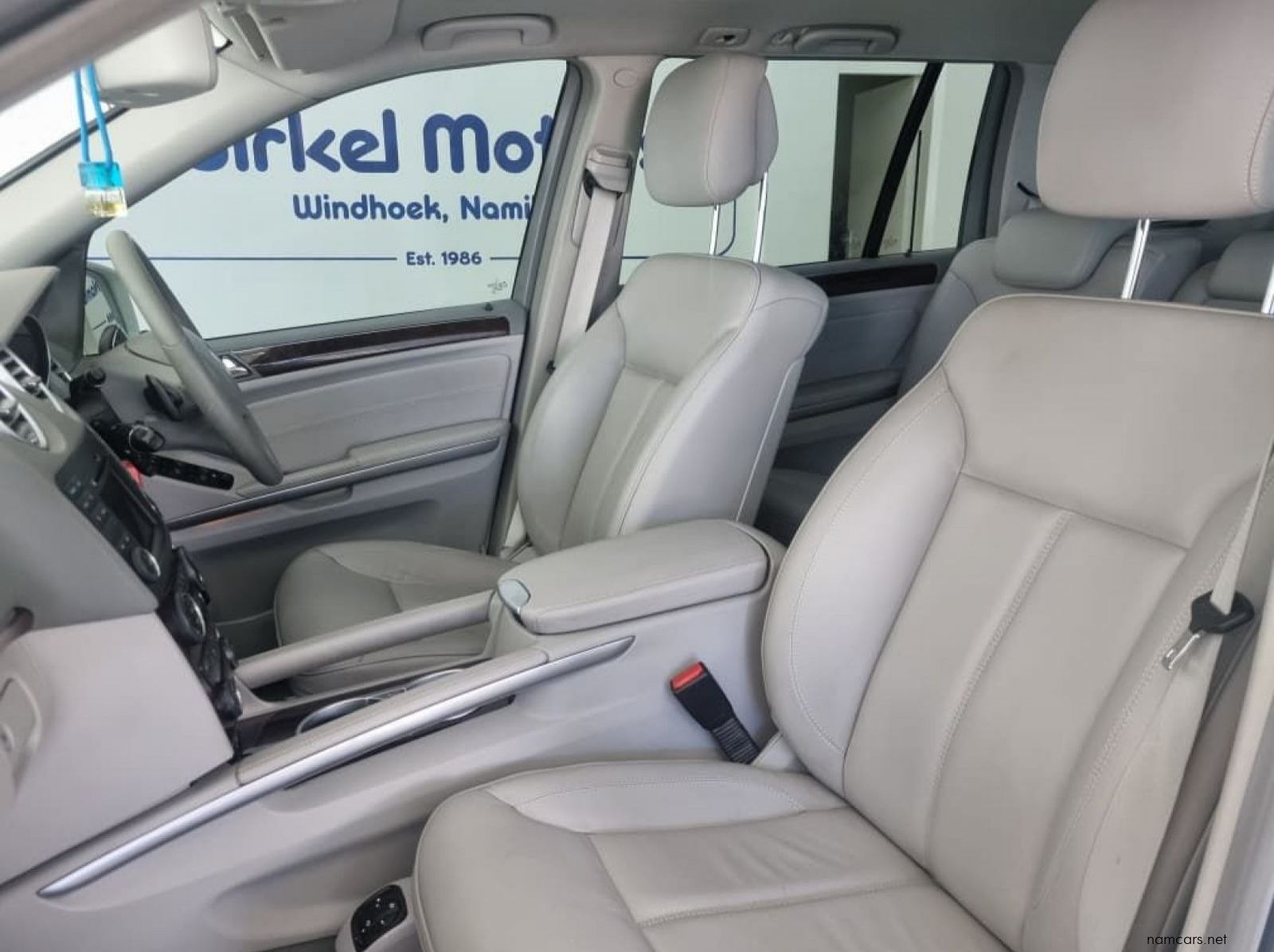 2013 Mercedes-Benz GL500 4Matic V8 pictures