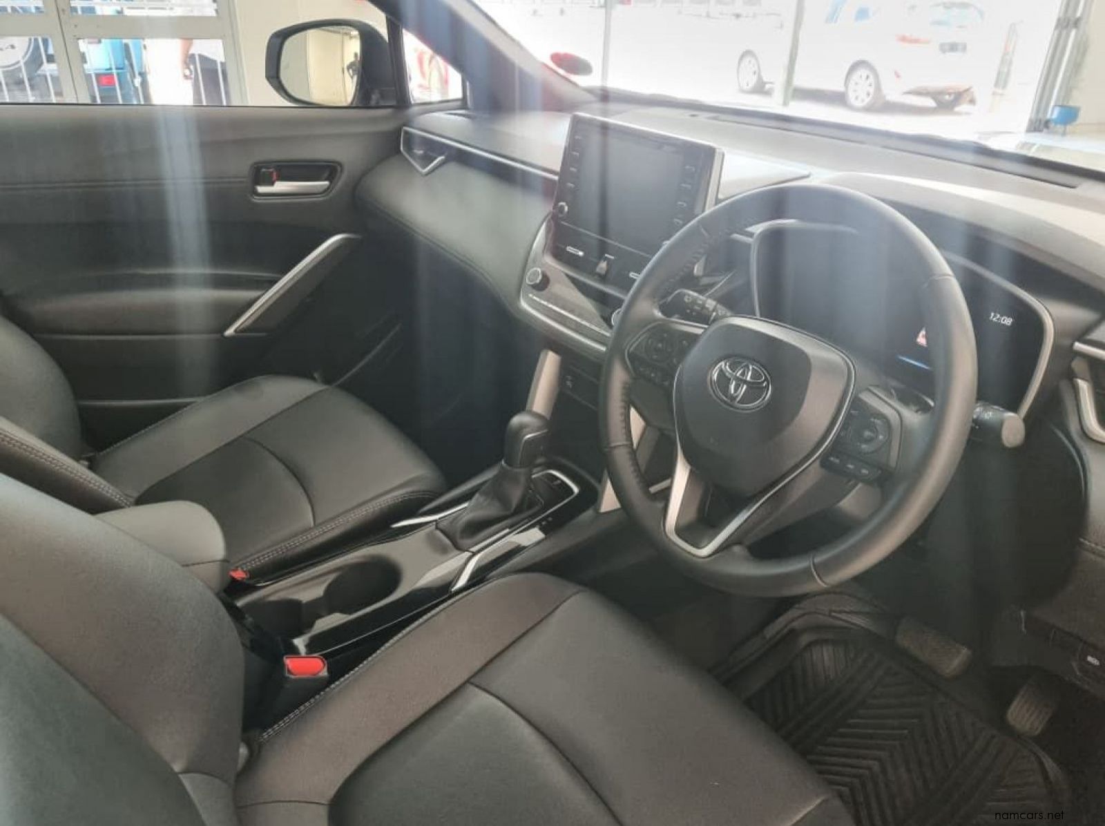 2024 Toyota Corolla Cross XR 1.8 CVT pictures