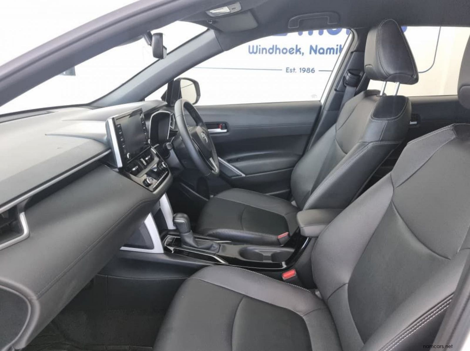 2024 Toyota Corolla Cross XR 1.8 CVT pictures