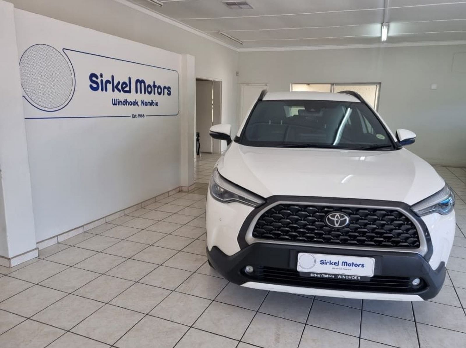 2024 Toyota Corolla Cross XR 1.8 CVT pictures