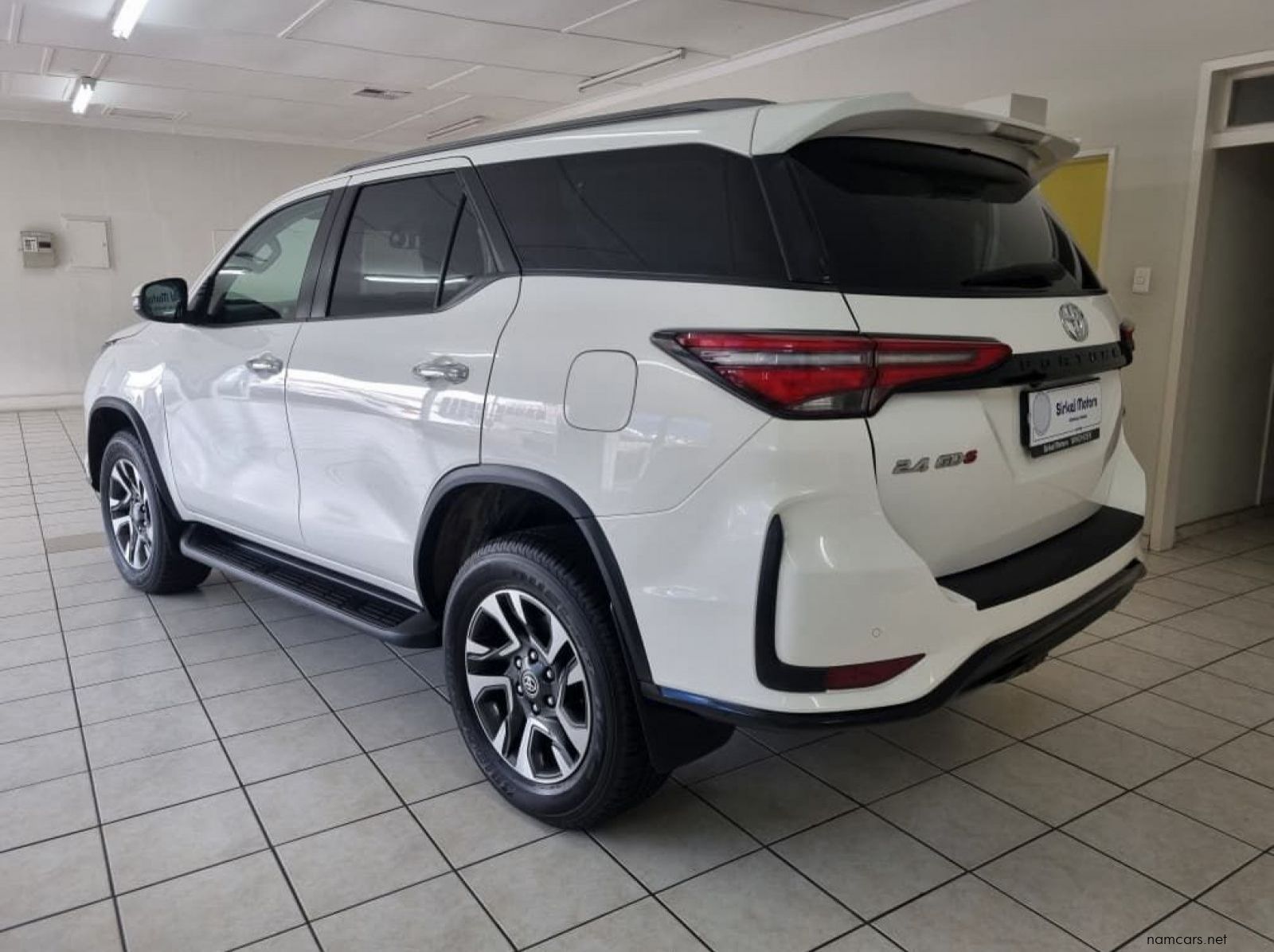 2025 Toyota Fortuner 2.4 GD-6 4x4 A/T pictures