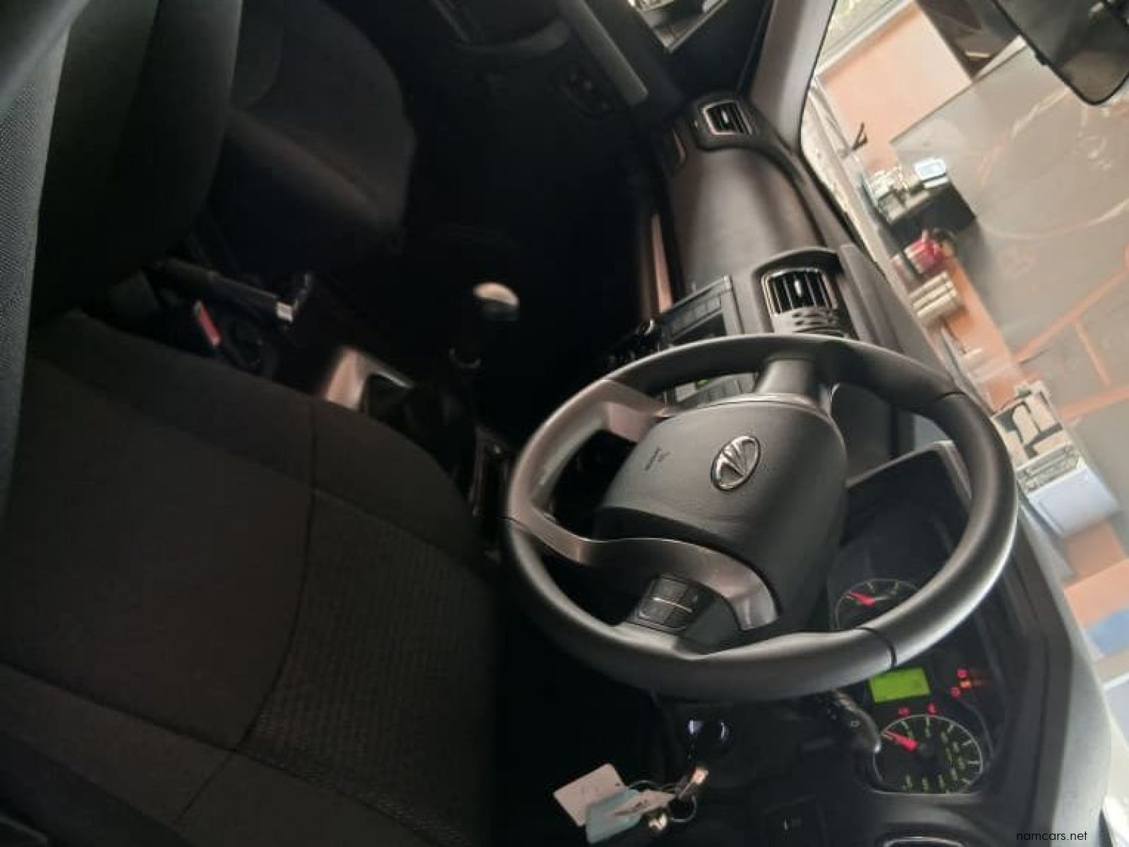 2025 Mahindra S6 2.2D 4x4 D/C Karoo photo