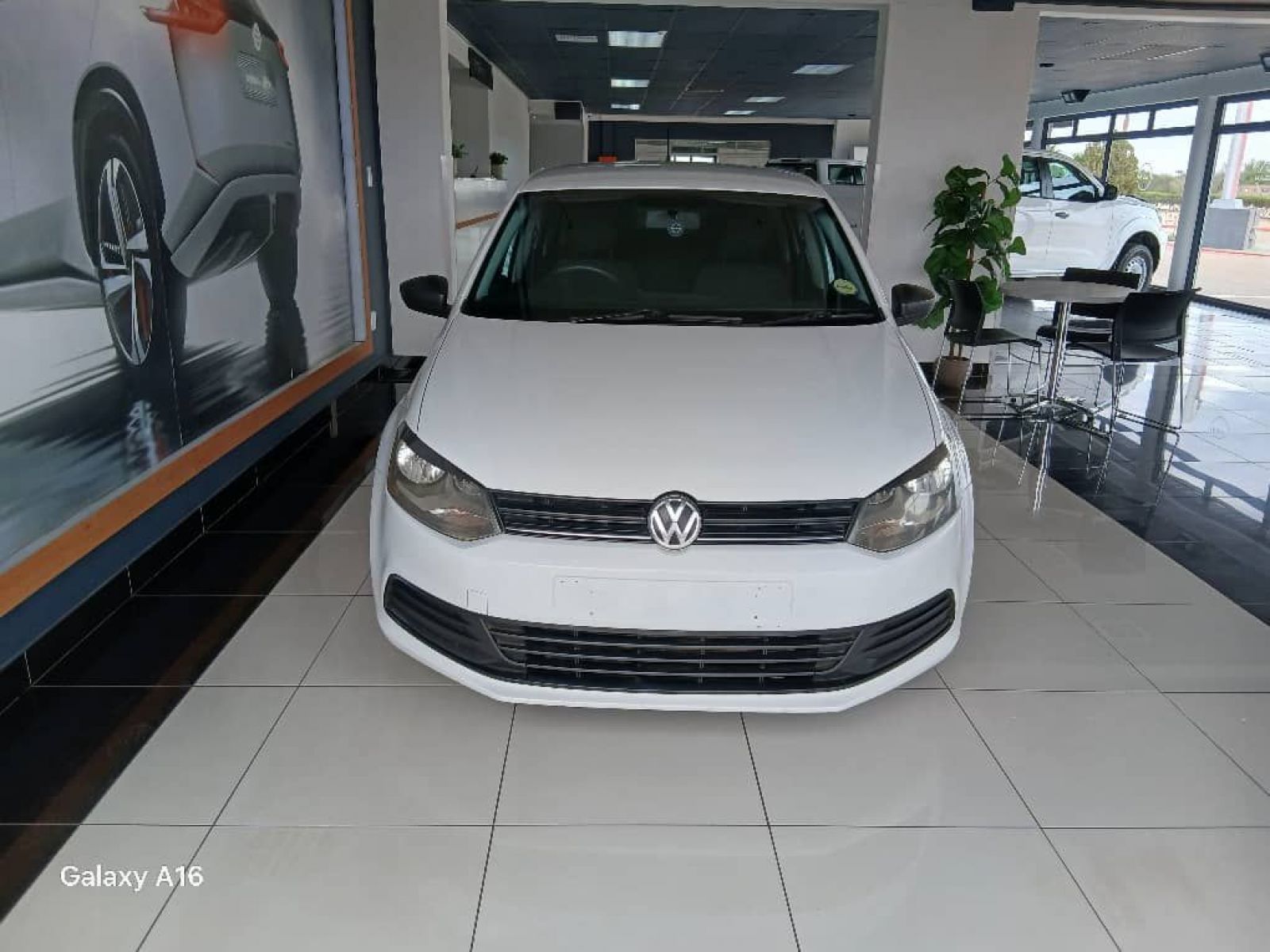 Volkswagen Polo Vivo 1.4 Trendline H/B in Namibia