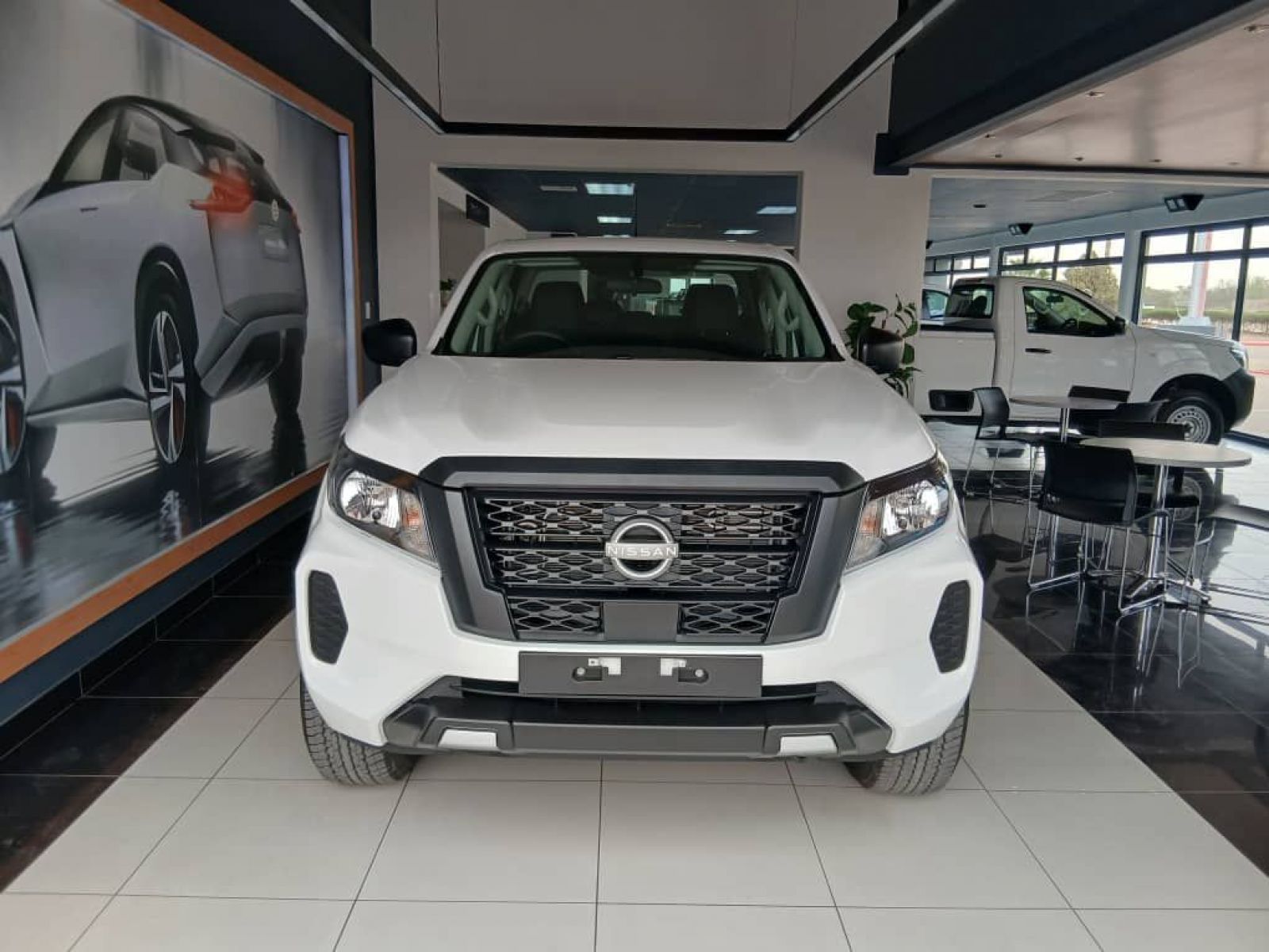 Nissan Navara 2.5D XE 4x4 Plus D/C M/T in Namibia