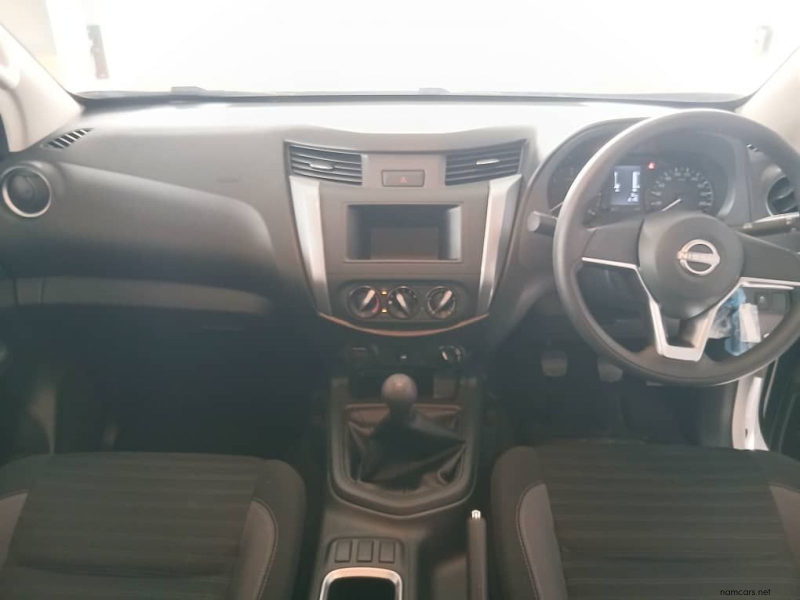 2025 Nissan Navara 2.5D XE 4x4 Plus D/C M/T photo