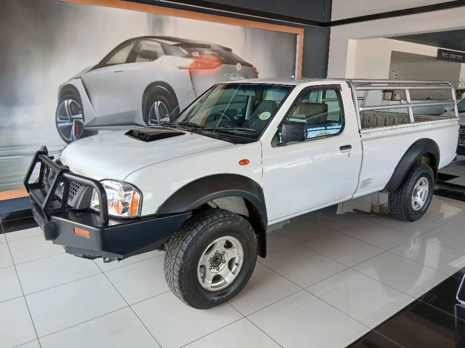 2010 Nissan NP300 2.5 D 4x4 S/C photo
