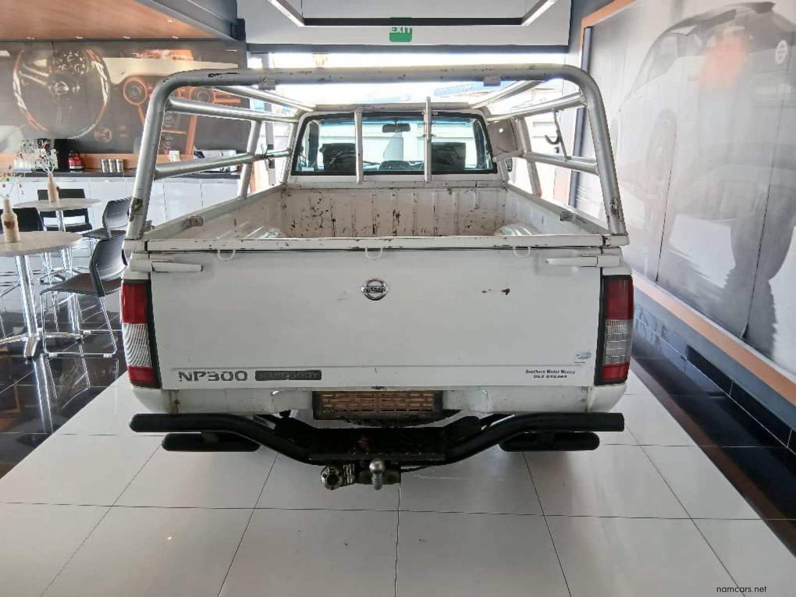 2010 Nissan NP300 2.5 D 4x4 S/C photo