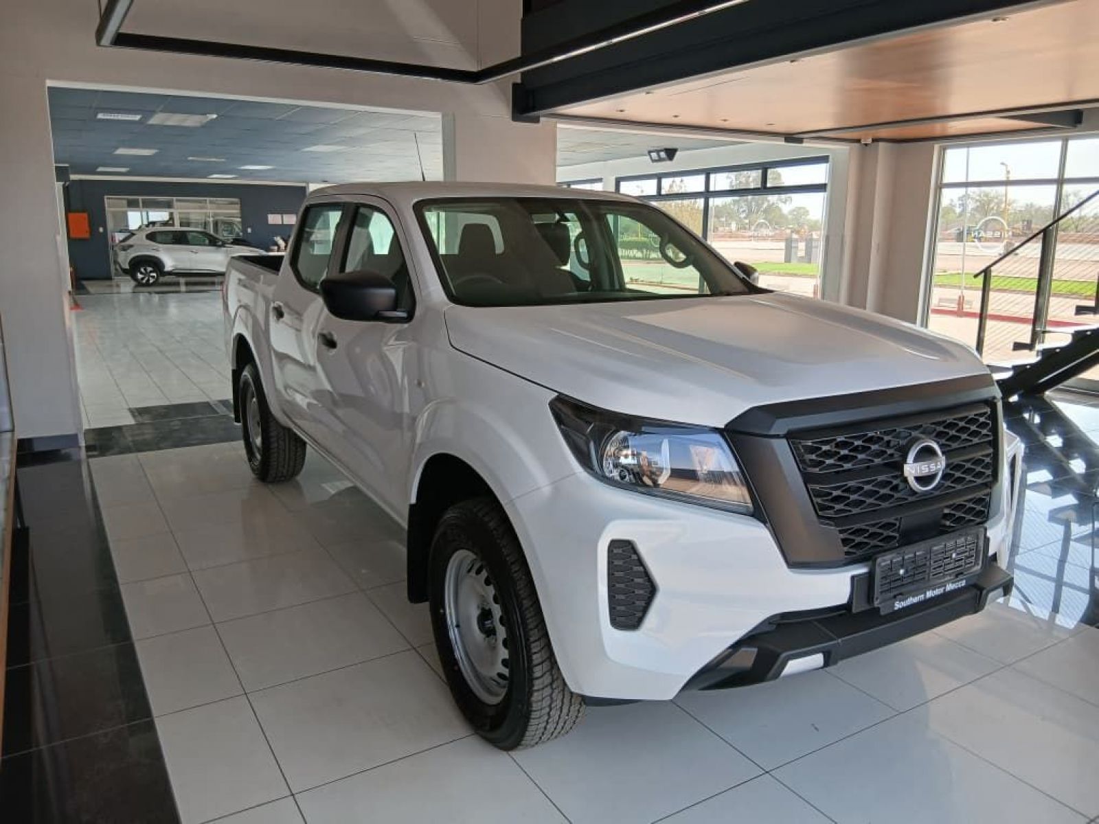 2025 Nissan 2.5 XE 4x4 Plus M/T D/C photo