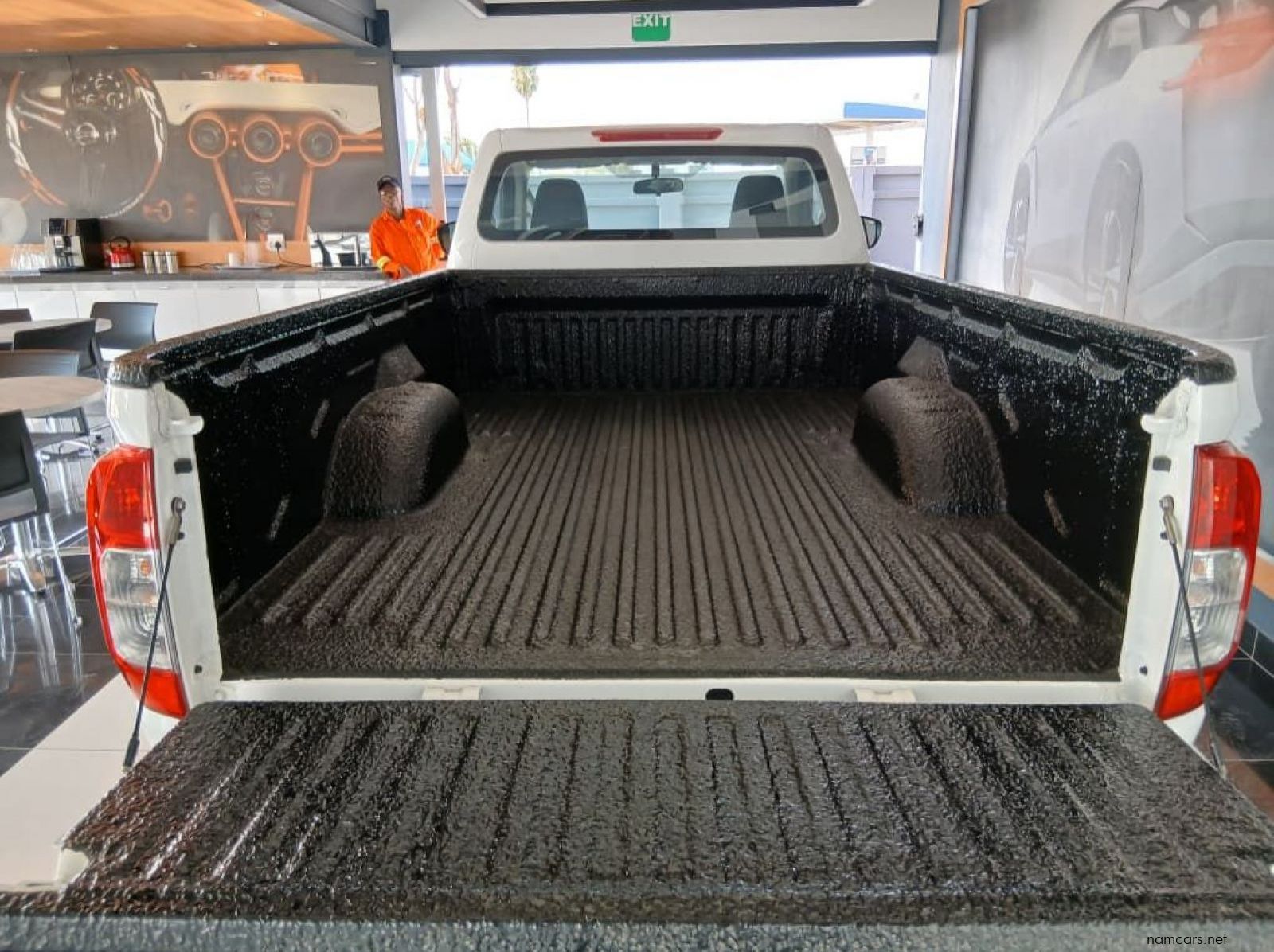 2025 Nissan 2.5 XE 4x4 Plus S/C M/T pictures