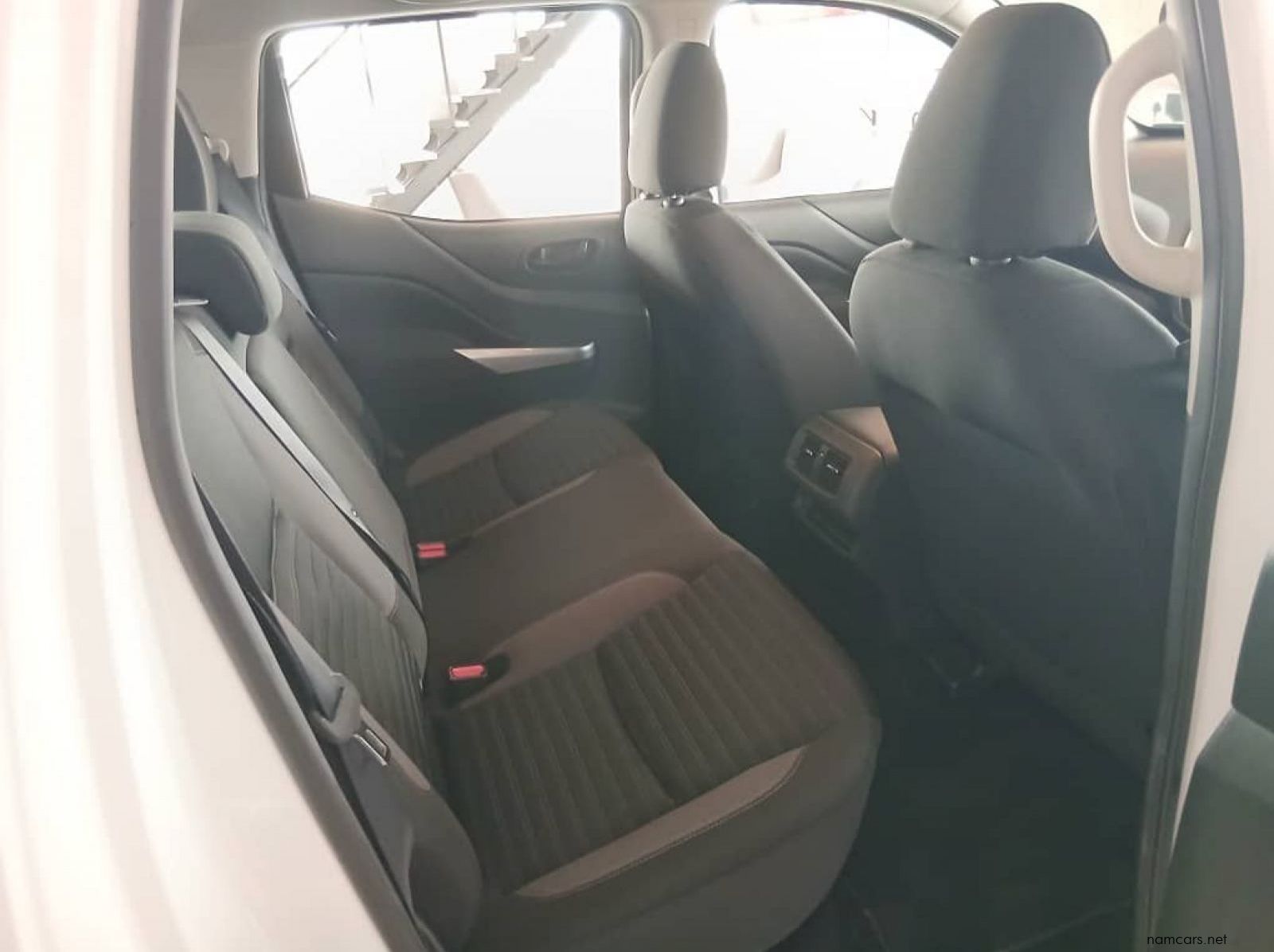 2025 Nissan Navara 2.5D XE 4x4 Plus D/C M/T pictures