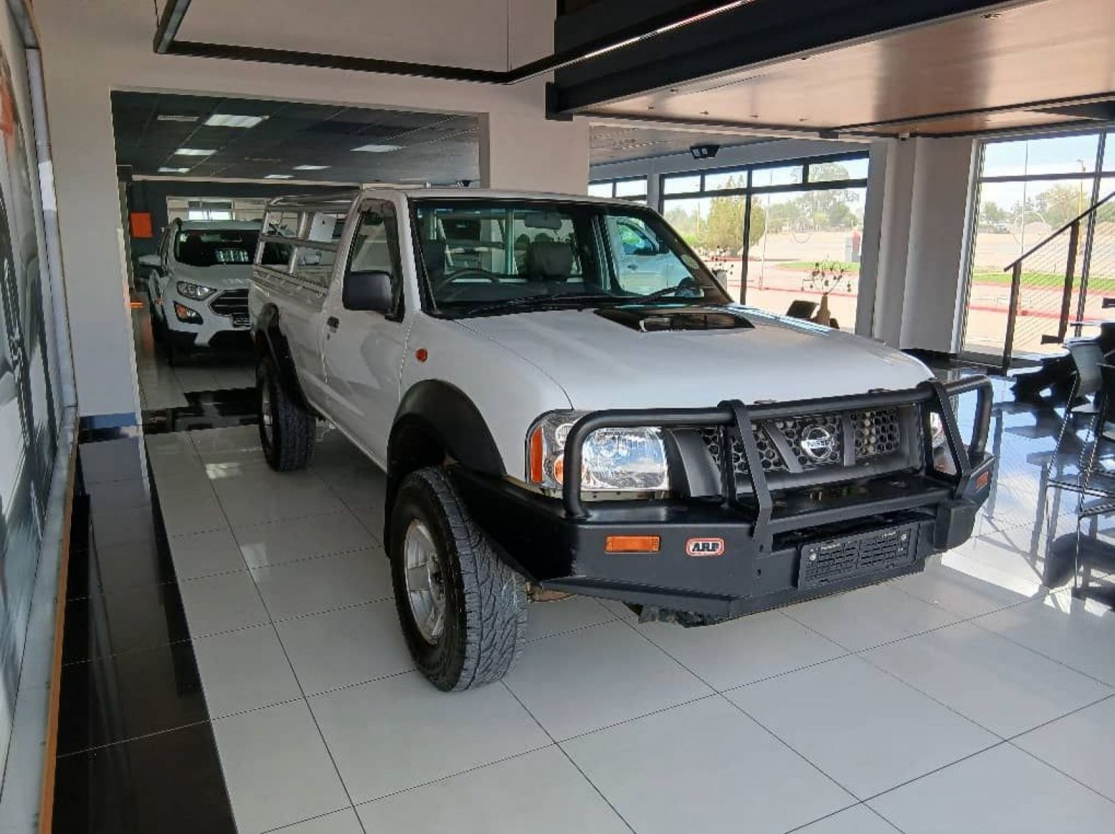 2010 Nissan NP300 2.5 D 4x4 S/C pictures