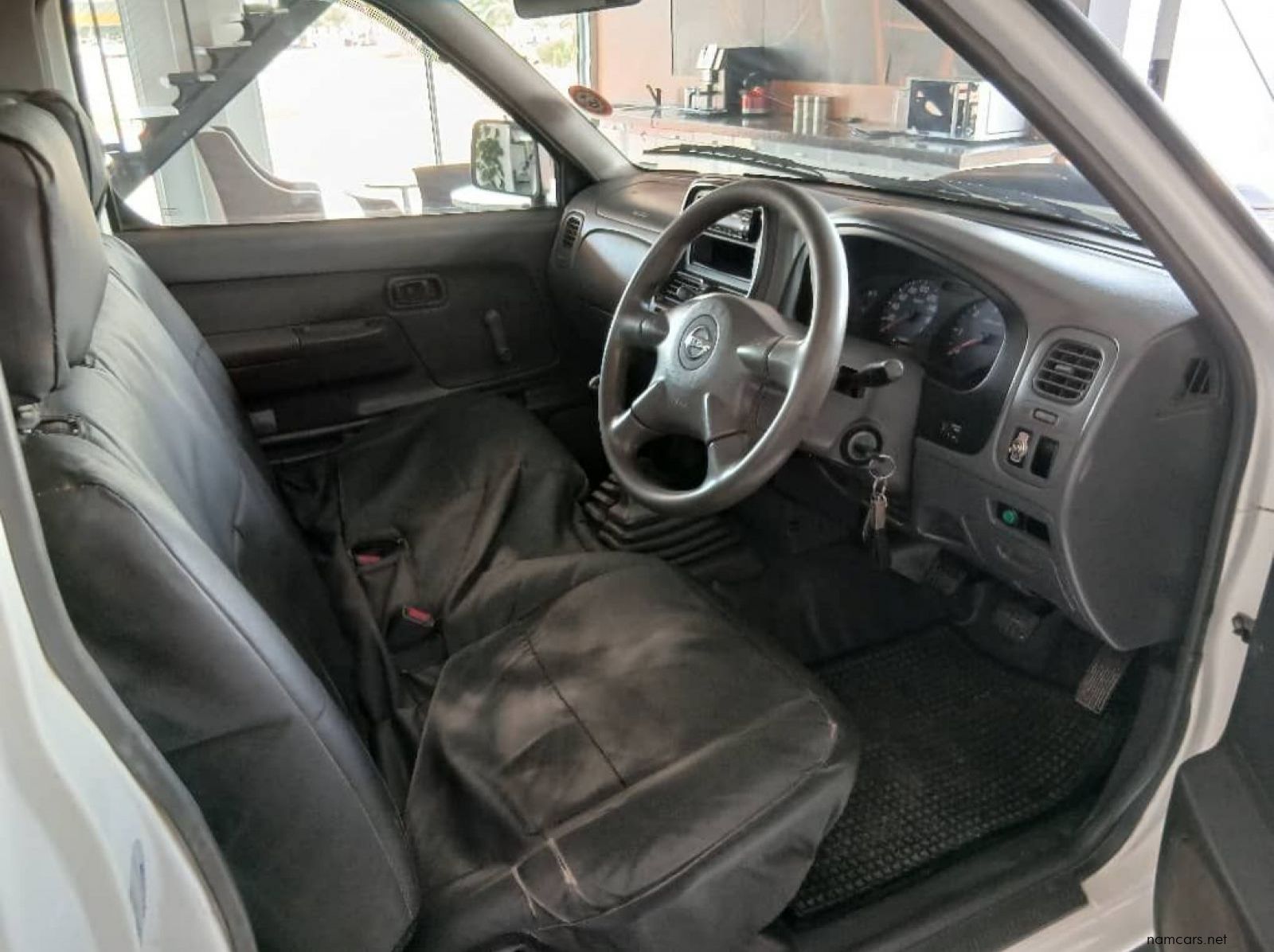 2010 Nissan NP300 2.5 D 4x4 S/C pictures