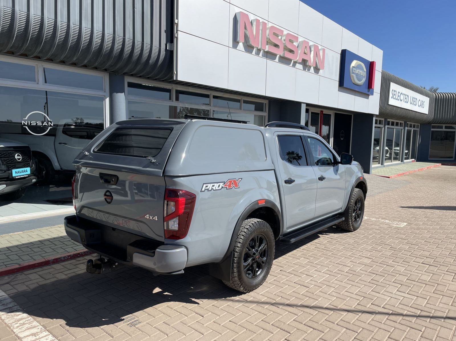 2021 Nissan Navara Pro4x pictures