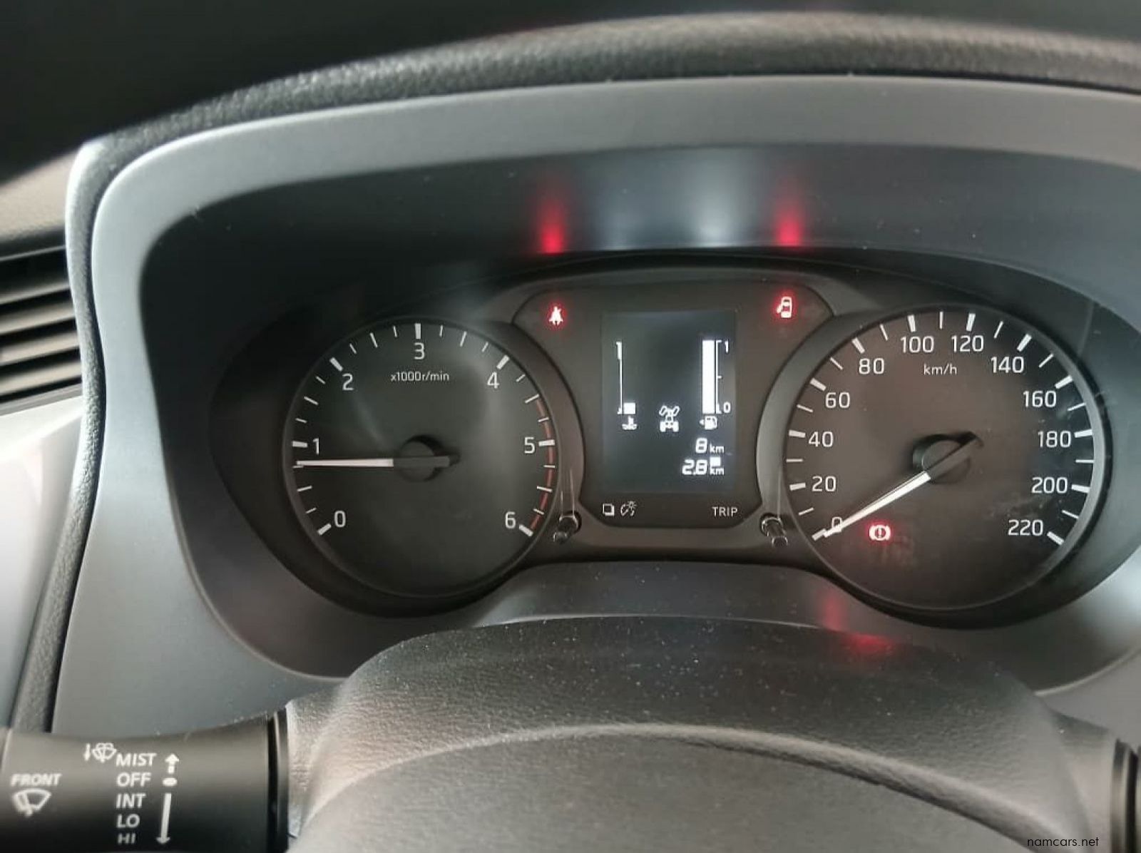 2025 Nissan 2.5 XE 4x4 Plus M/T D/C pictures