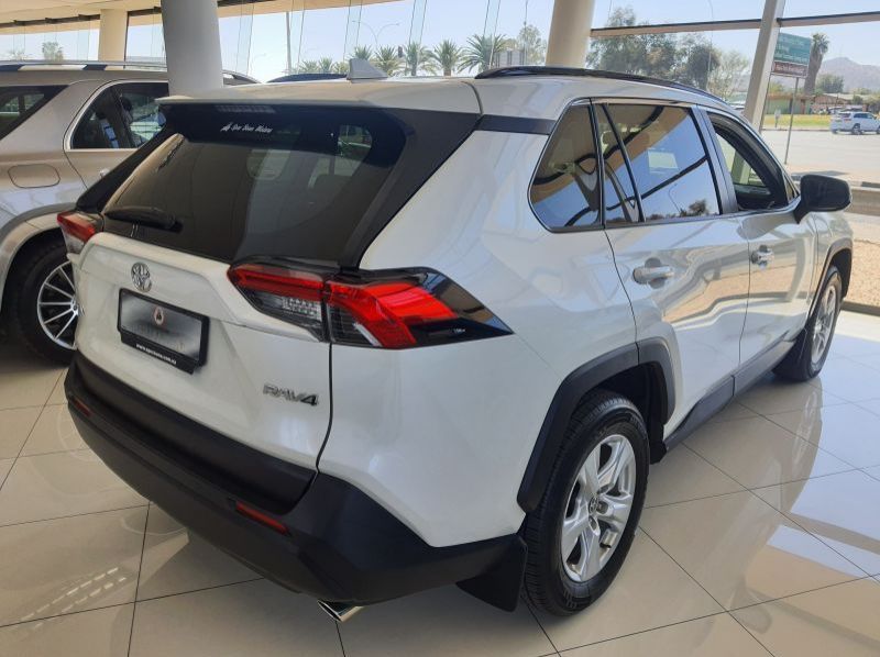 2021 Toyota RAV4 2.0 GX A/T pictures