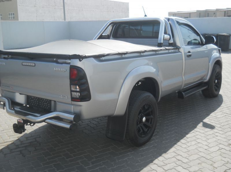 2016 Toyota Hilux 3.0 D4D S/Cab 4x4 Legend 45 pictures