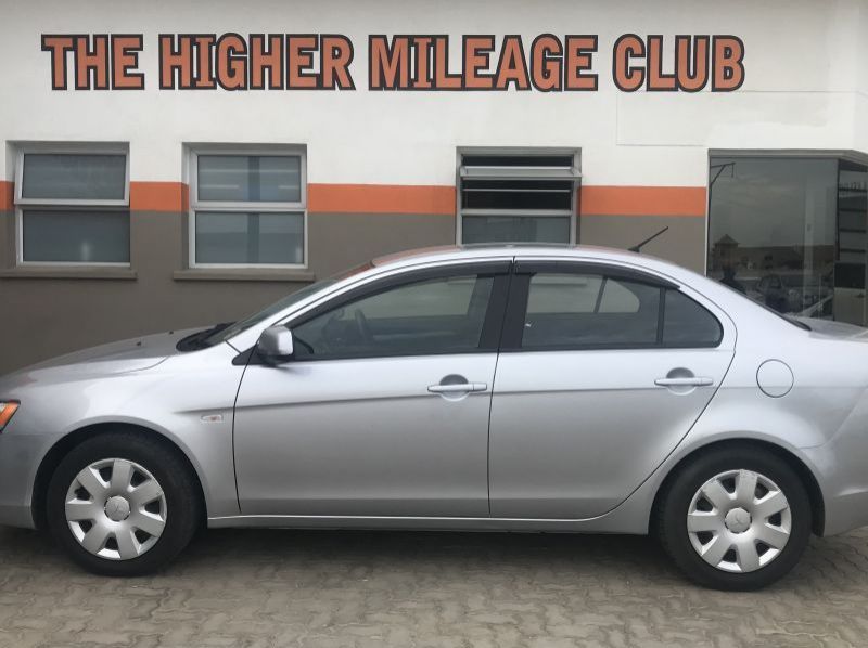 2010 Mitsubishi GALANT pictures