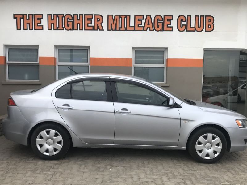 2010 Mitsubishi GALANT pictures