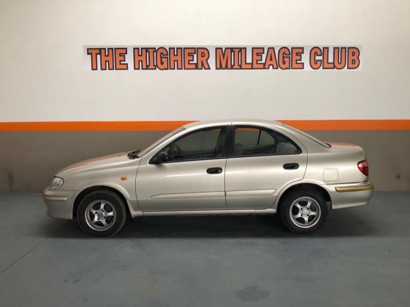2002 Nissan Sunny EX Saloon pictures
