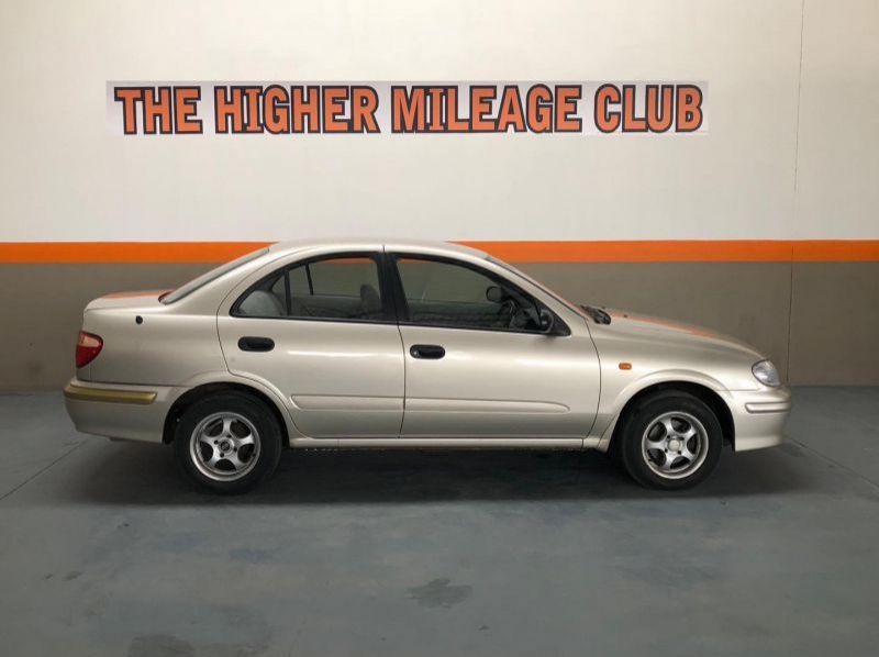 2002 Nissan Sunny EX Saloon pictures