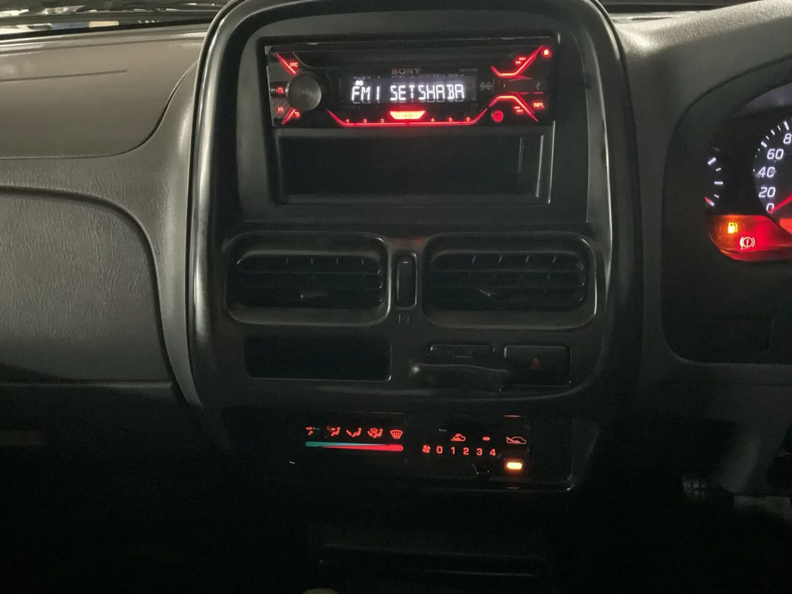 2019 Nissan Hardbody Np300 2.5 TDI 4x4 Pick Up Double Cab photo