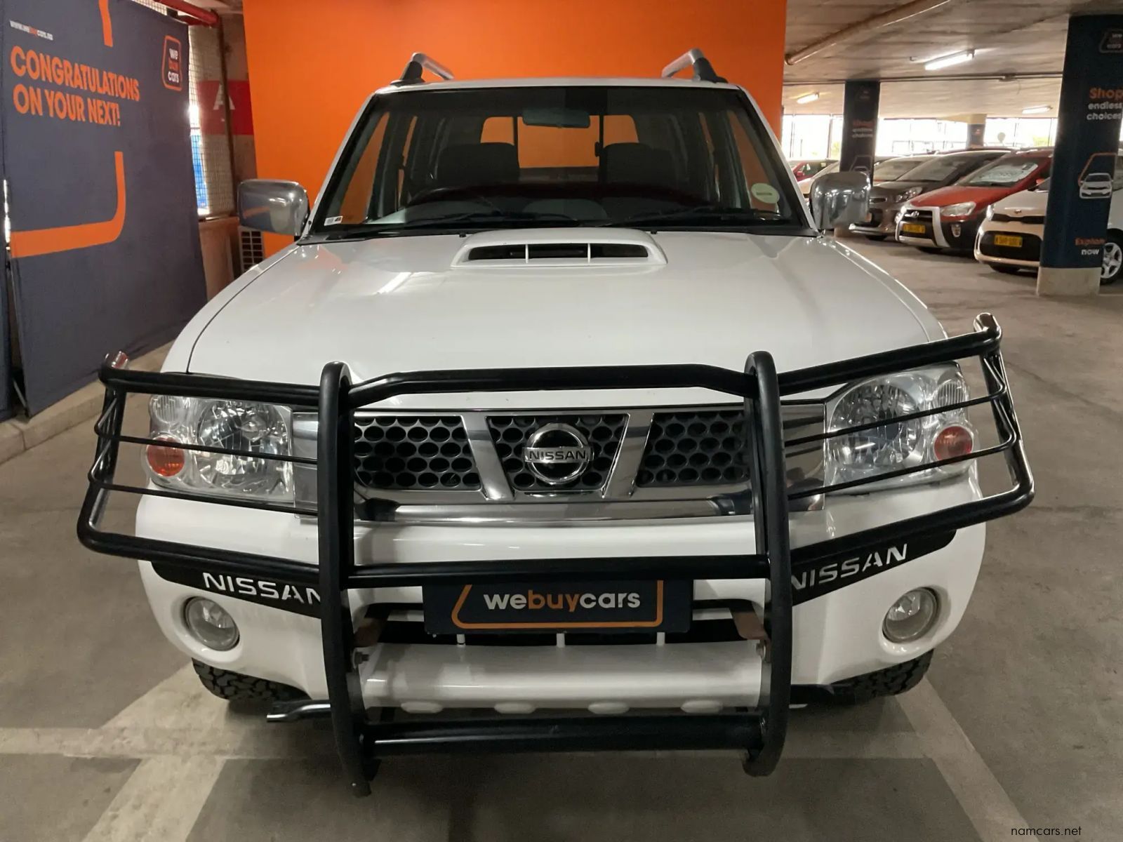 2019 Nissan Hardbody Np300 2.5 TDI 4x4 Pick Up Double Cab photo